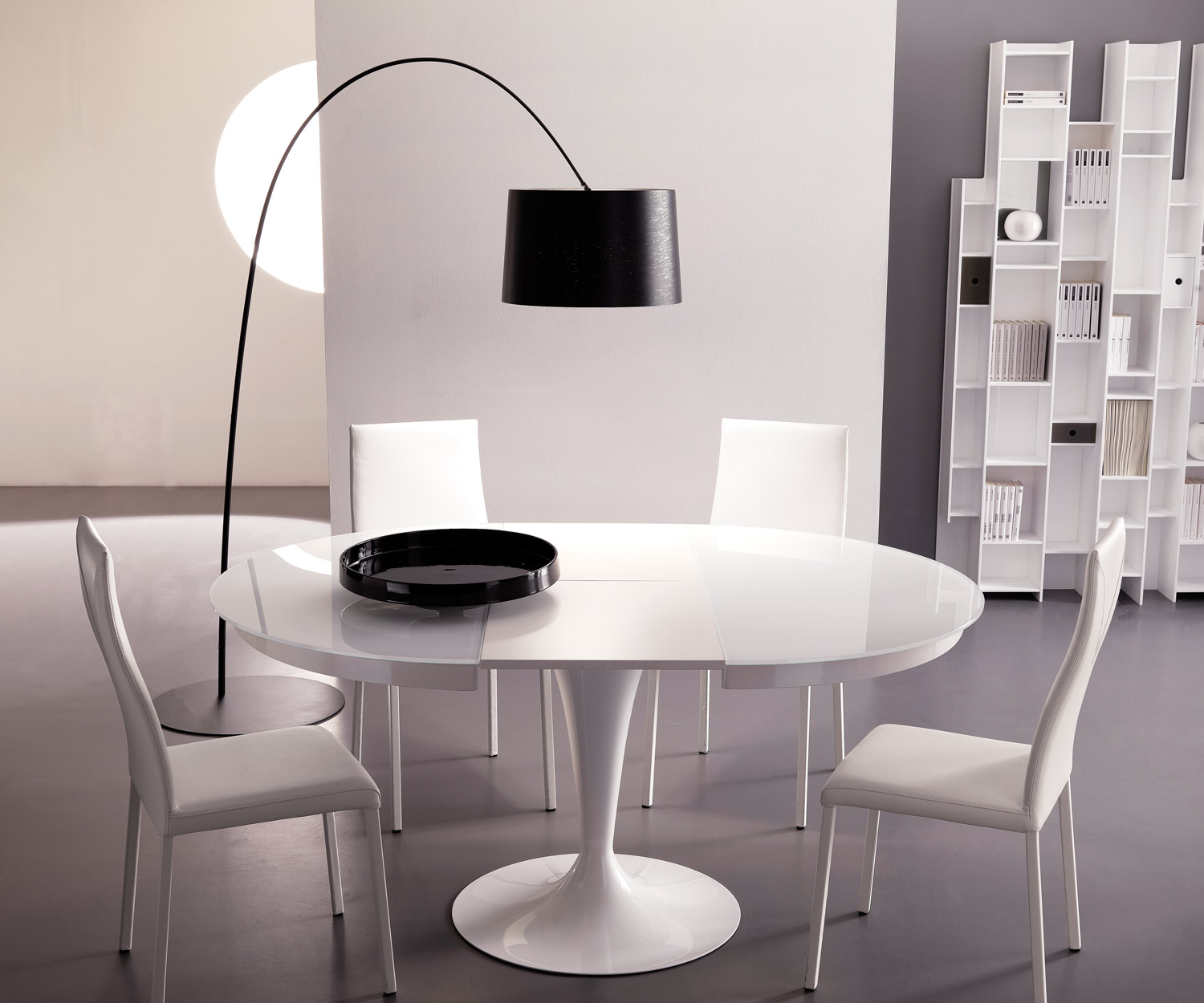 Modern Ozzio Ronde tafel Eclipse wit glas verlengd Modern Ozzio Ronde tafel Eclipse wit glas verlengd