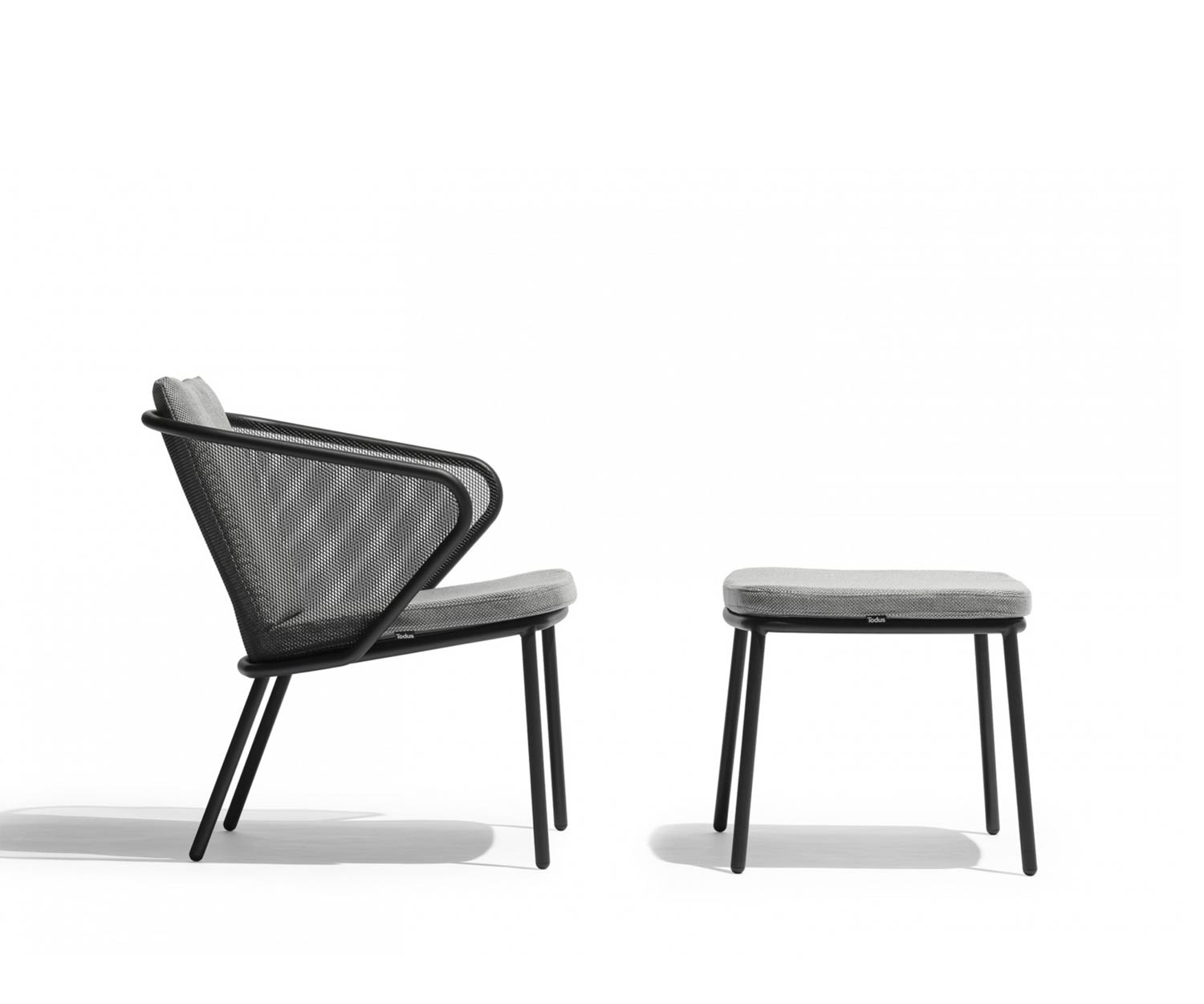 Exclusieve Todus Condor design loungestoel in antraciet met kruk Exclusieve Todus Condor design loungestoel in antraciet met kruk