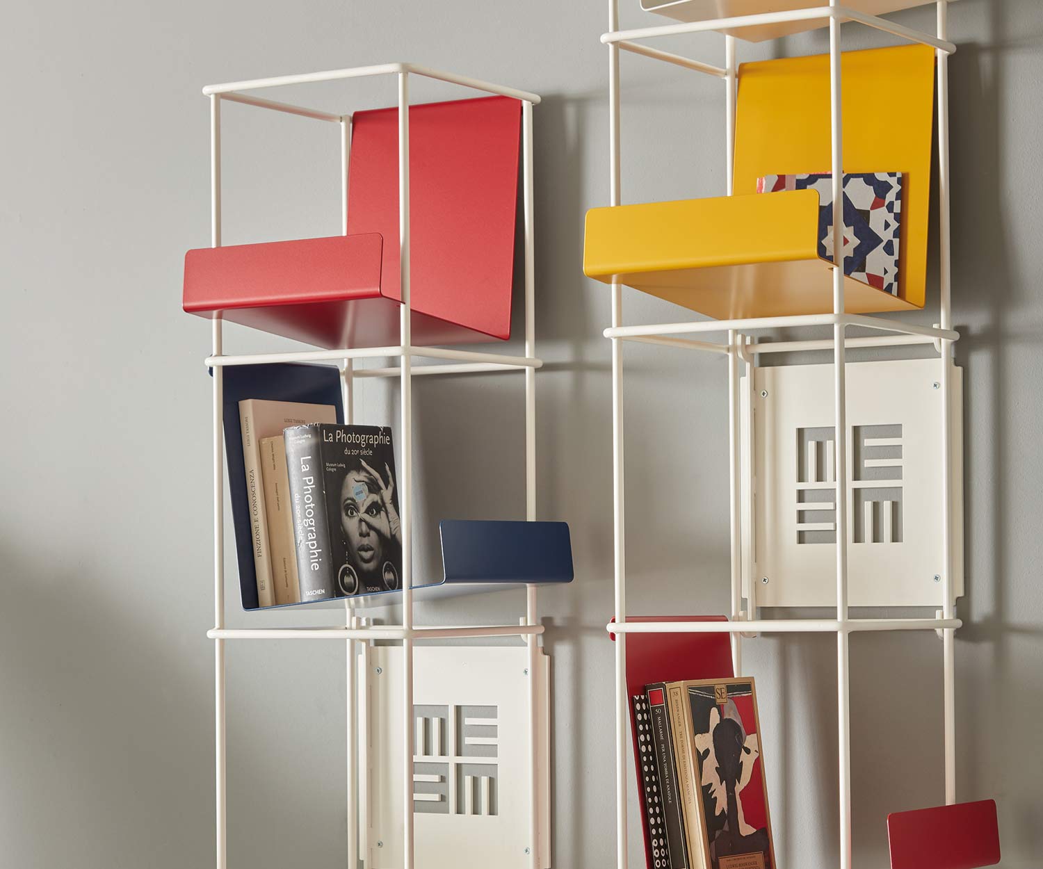 Hoogwaardige MEME Libro verticale wand boekenkast met gekleurde houders