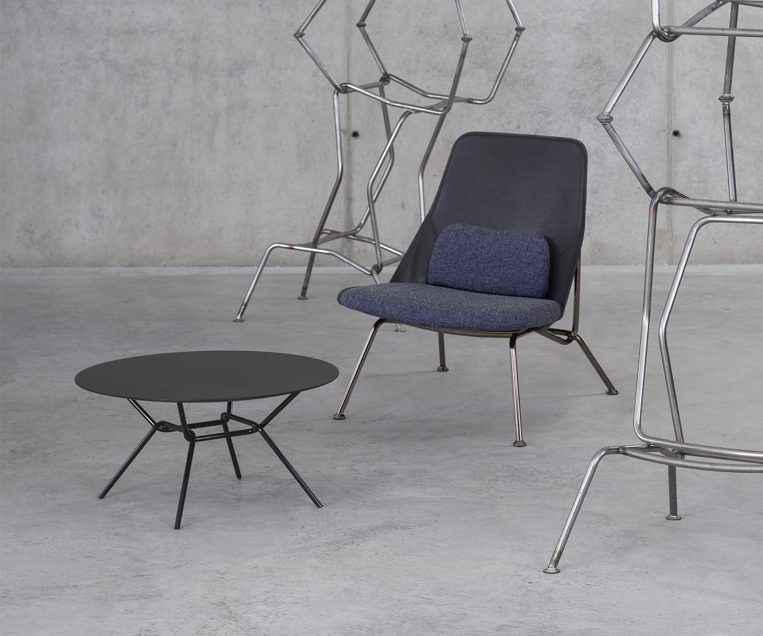 Prostoria Stoom fauteuil blauw met bijzettafel Prostoria Stoom fauteuil blauw met bijzettafel