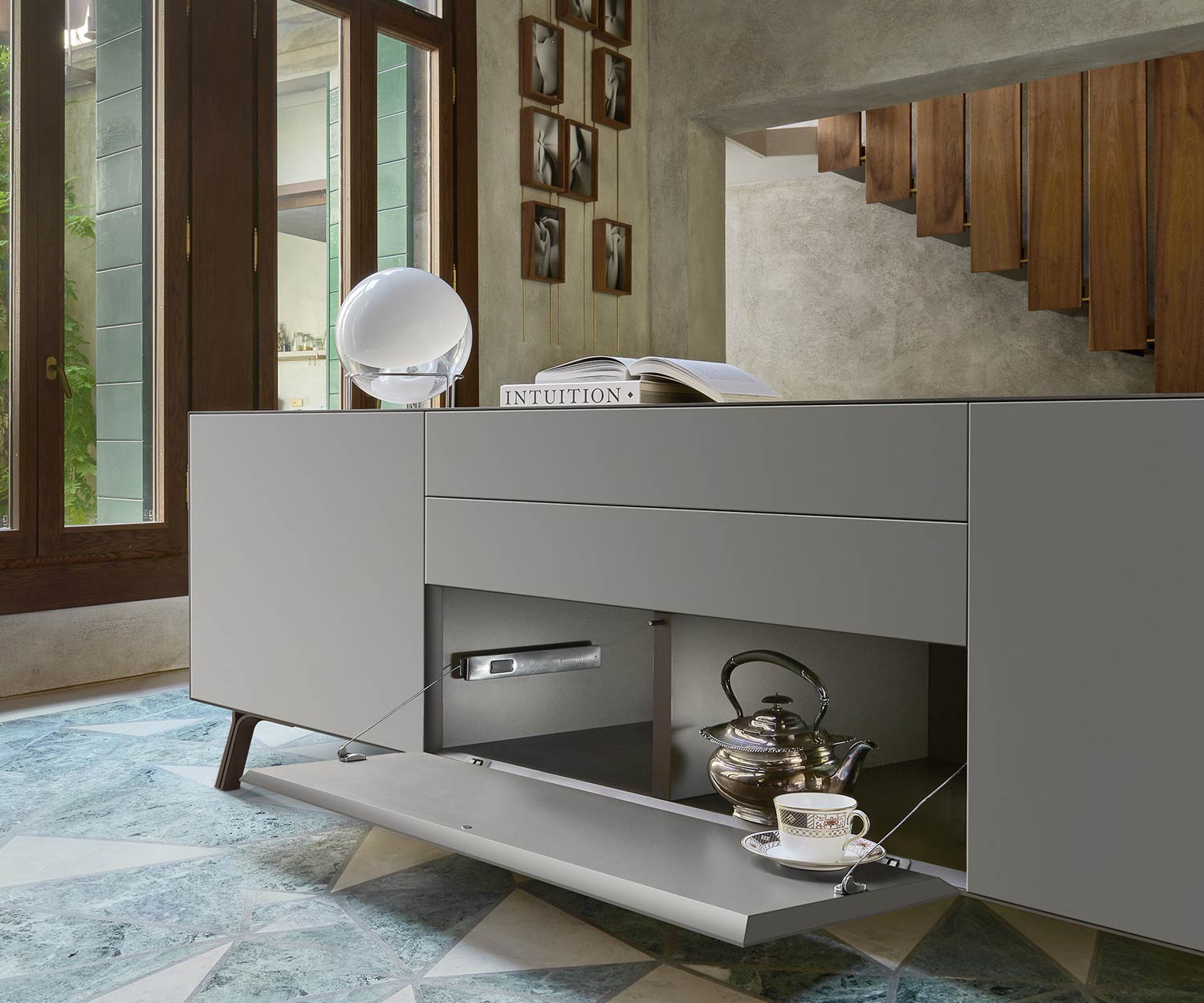 Modern Livitalia Minimal 20 design dressoir met open klepdeur Modern Livitalia Minimal 20 design dressoir met open klepdeur