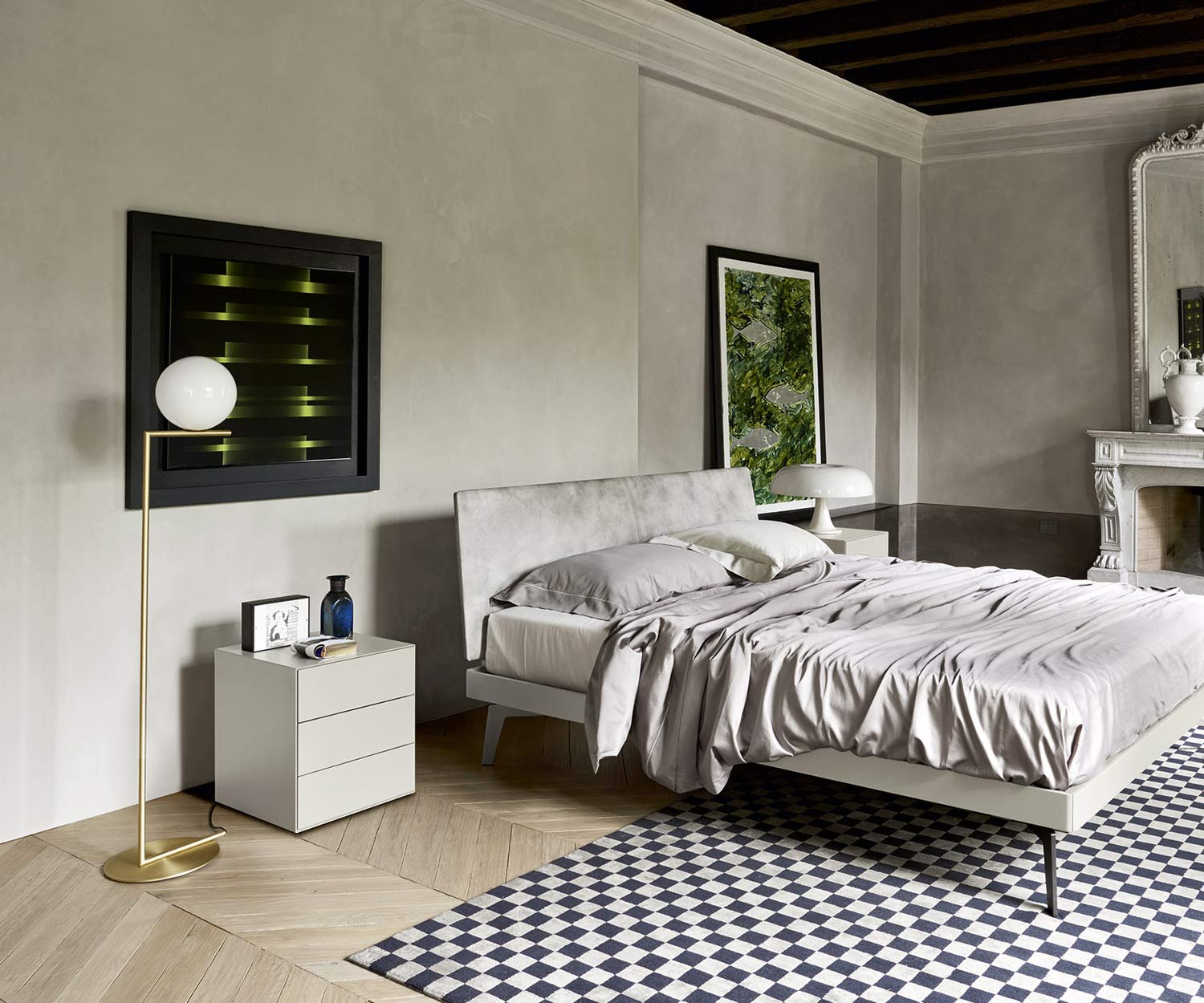 Hoogwaardig Ecletto design nachtkastje met 3 laden in mat wit
