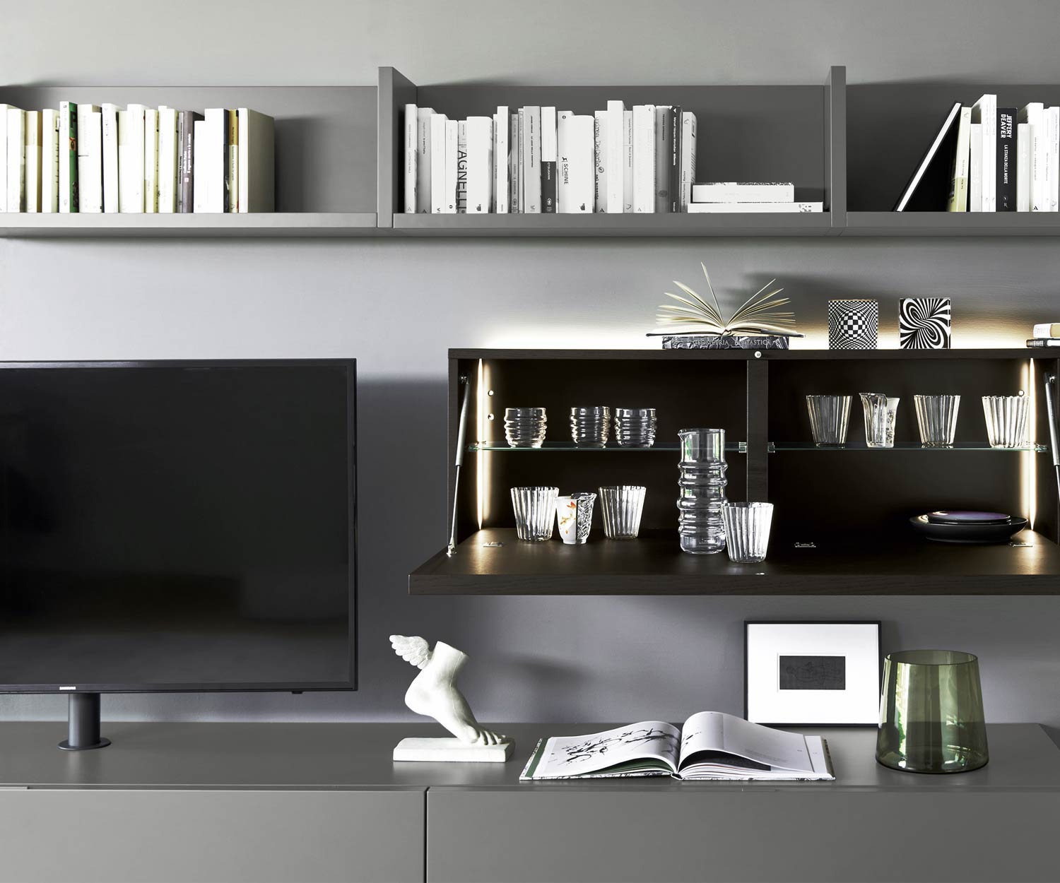 Modern Livitalia Design wandmeubel C60 met open wandmeubel in eikenfineer Modern Livitalia Design wandmeubel C60 met open wandmeubel in eikenfineer