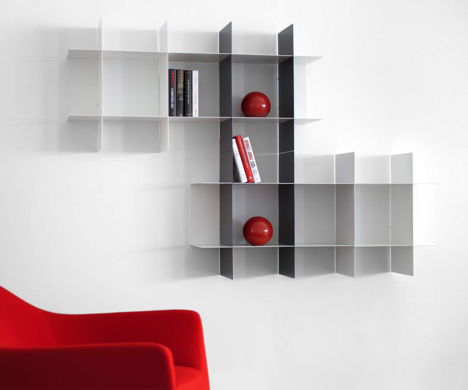 Hoogwaardig modulair systeem MEME Design Boekenkast voor aan de muur van metaal Hoogwaardig modulair systeem MEME Design Boekenkast voor aan de muur van metaal