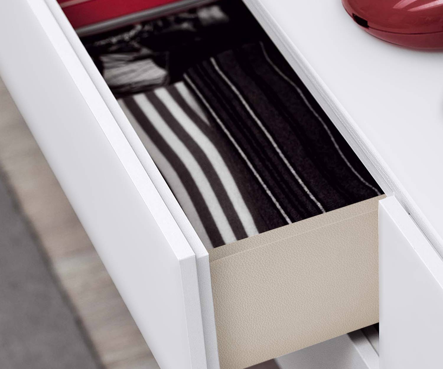 Novamobili Eenvoudige ladekast 4 laden Detail Novamobili Eenvoudige ladekast 4 laden Detail