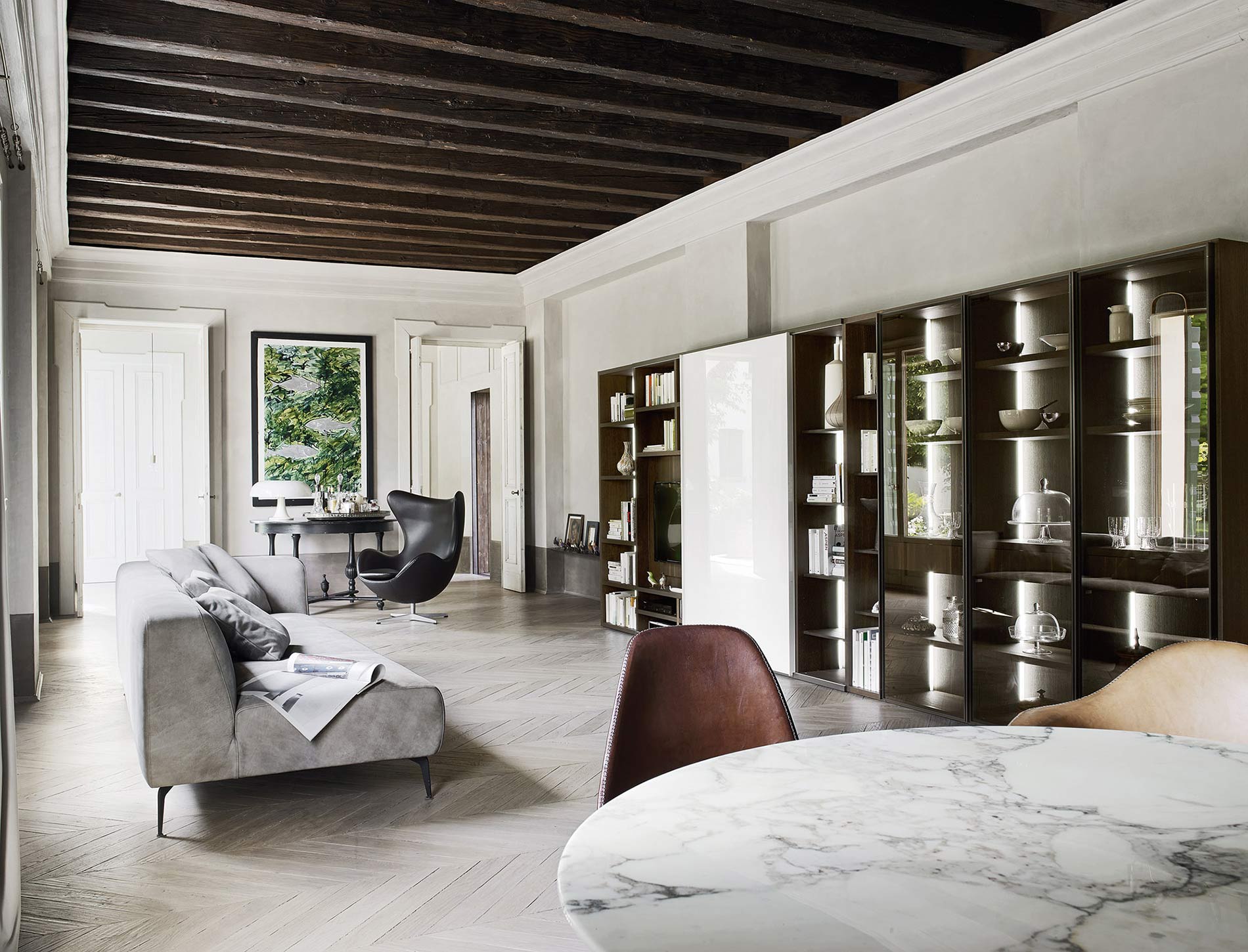 Boekenkast met glazen deuren Boekenkast met glazen deuren