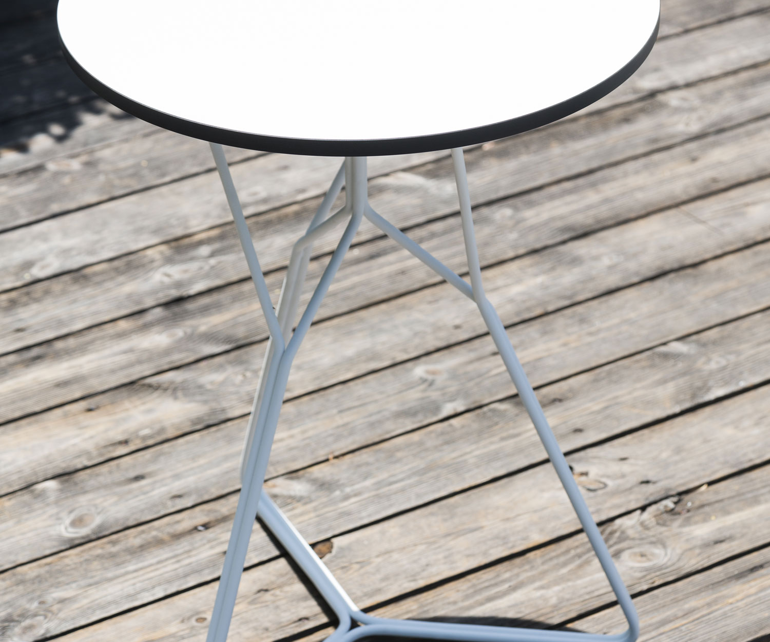 Oasiq Roestvrijstalen tuintafels uit de Serac-serie Oasiq Roestvrijstalen tuintafels uit de Serac-serie