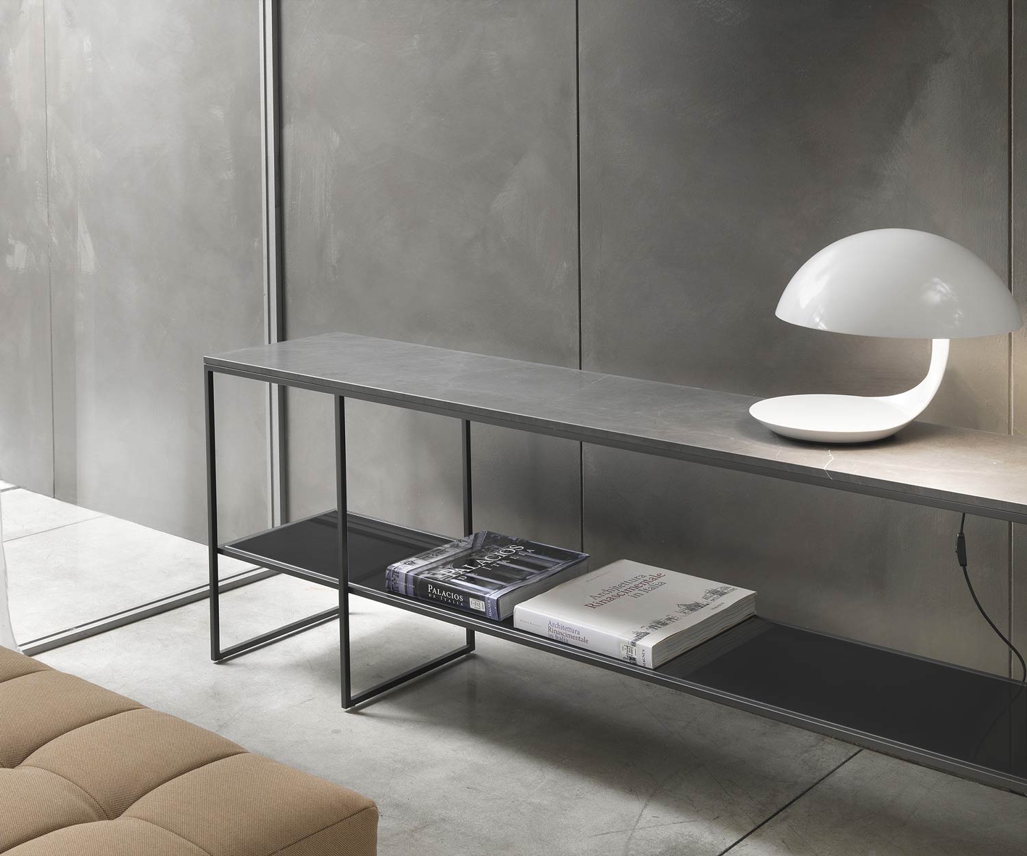 Hoge kwaliteit Marelli Console Frame marmergrijs tafelblad glazen voetplaat Hoge kwaliteit Marelli Console Frame marmergrijs tafelblad glazen voetplaat