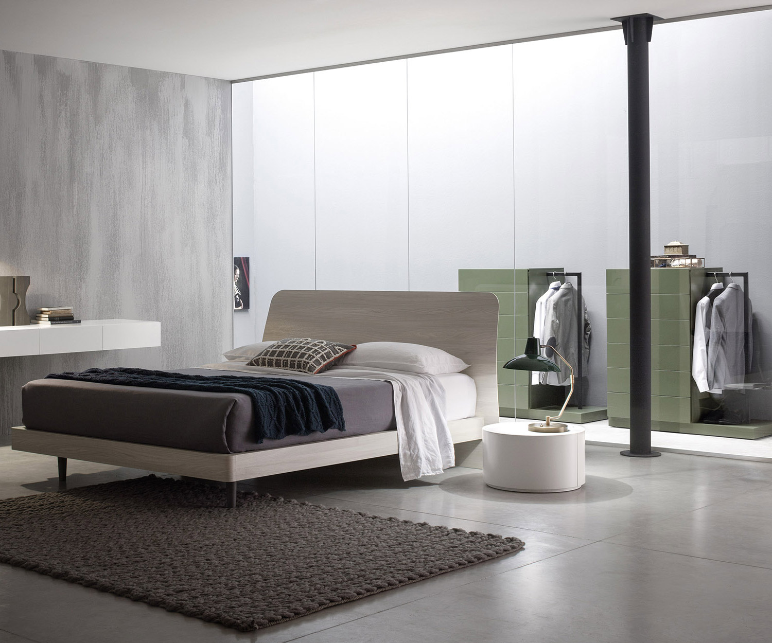 Novamobili Easy 6 hoge ladekast met kleerkast bosgroen mat en bedlaken Novamobili Easy 6 hoge ladekast met kleerkast bosgroen mat en bedlaken