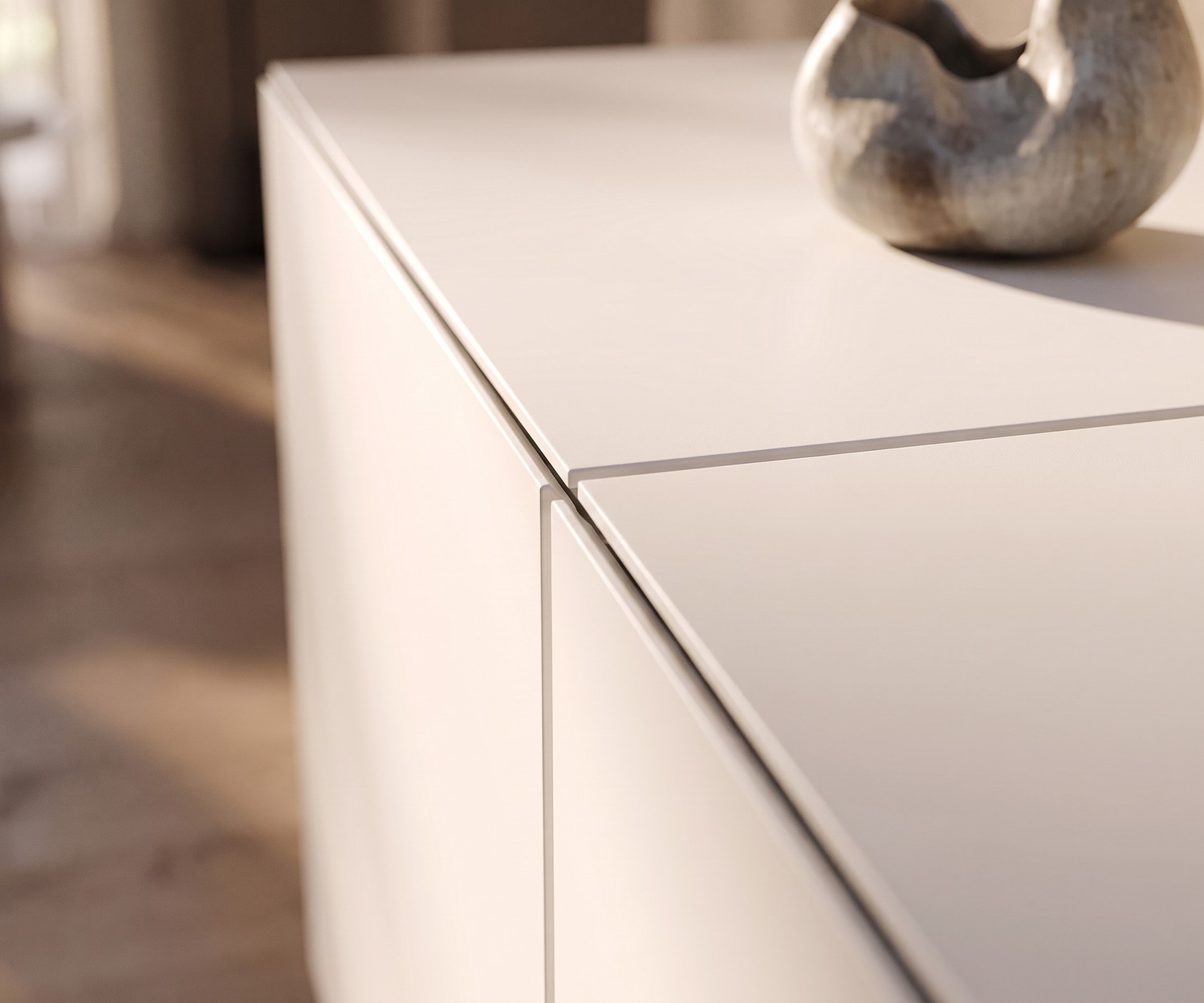 al2 dressoir MOS-I-KO 003 A voor de woonkamer, detail van de matte beige lak en minimalistische randen