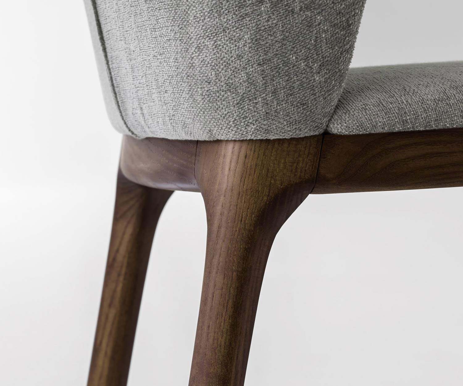 Moderne Novamobili stoel Navy massief houten frame Moderne Novamobili stoel Navy massief houten frame