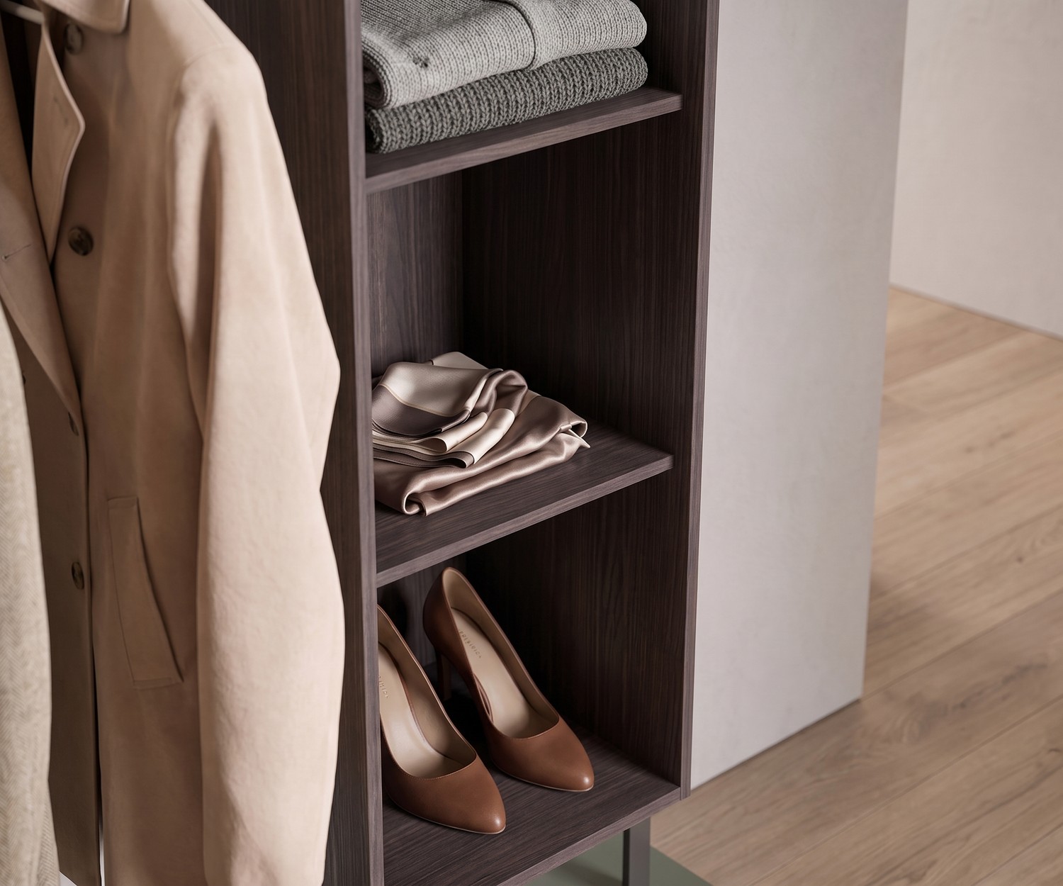 Hal commode met garderobe Easy 4, saliegroen design kledingrek met lades en legplanken in een minimalistische stijl