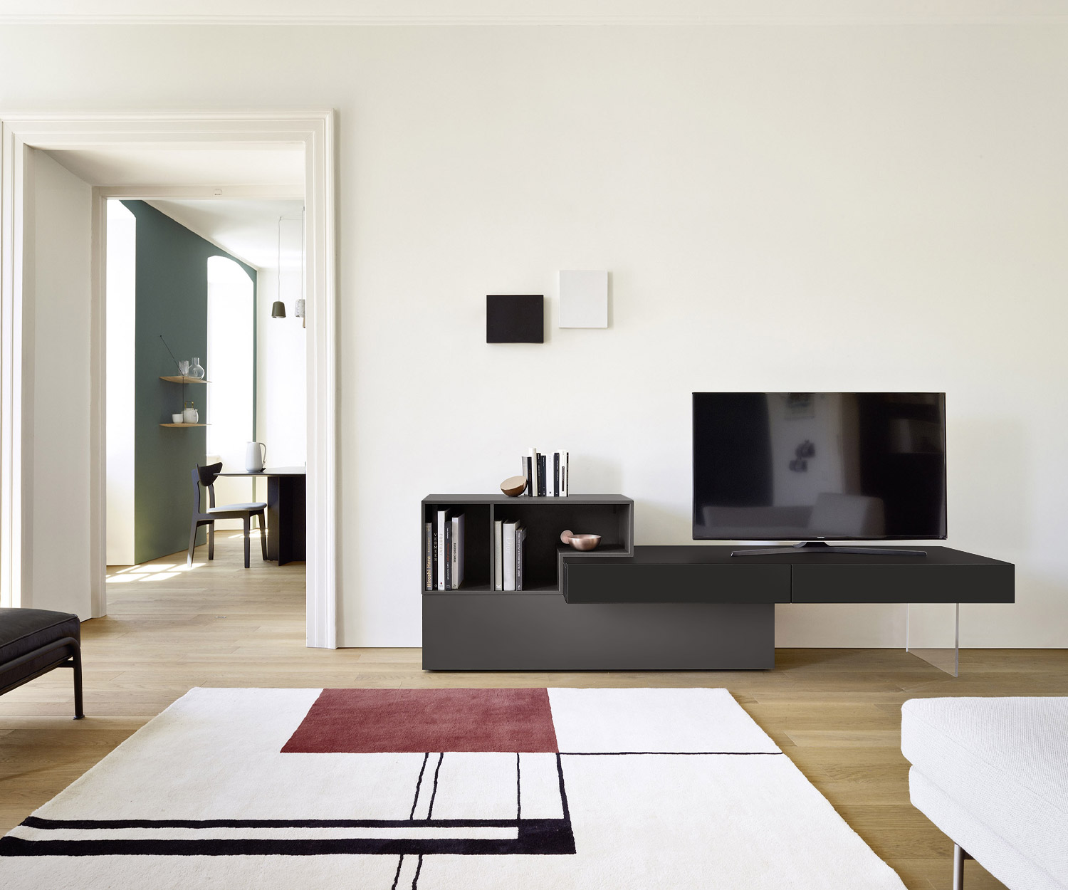 Exclusief design TV wandmeubel van Livitalia Zwevend effect dankzij donker eiken acryl voet