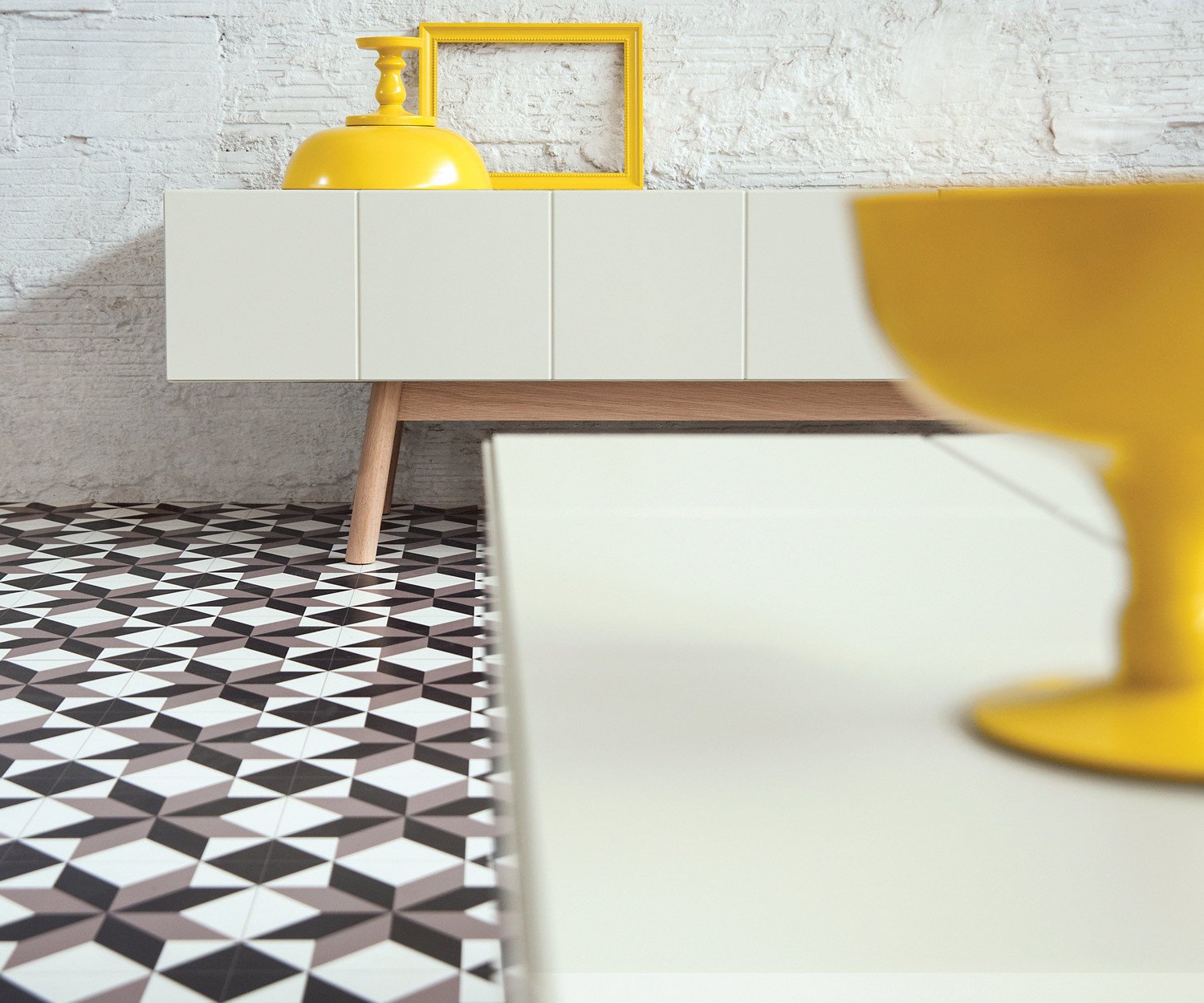 Modern al2 Design lowboard MOS I KO 005 B in wit op massieve poten Modern al2 Design lowboard MOS I KO 005 B in wit op massieve poten