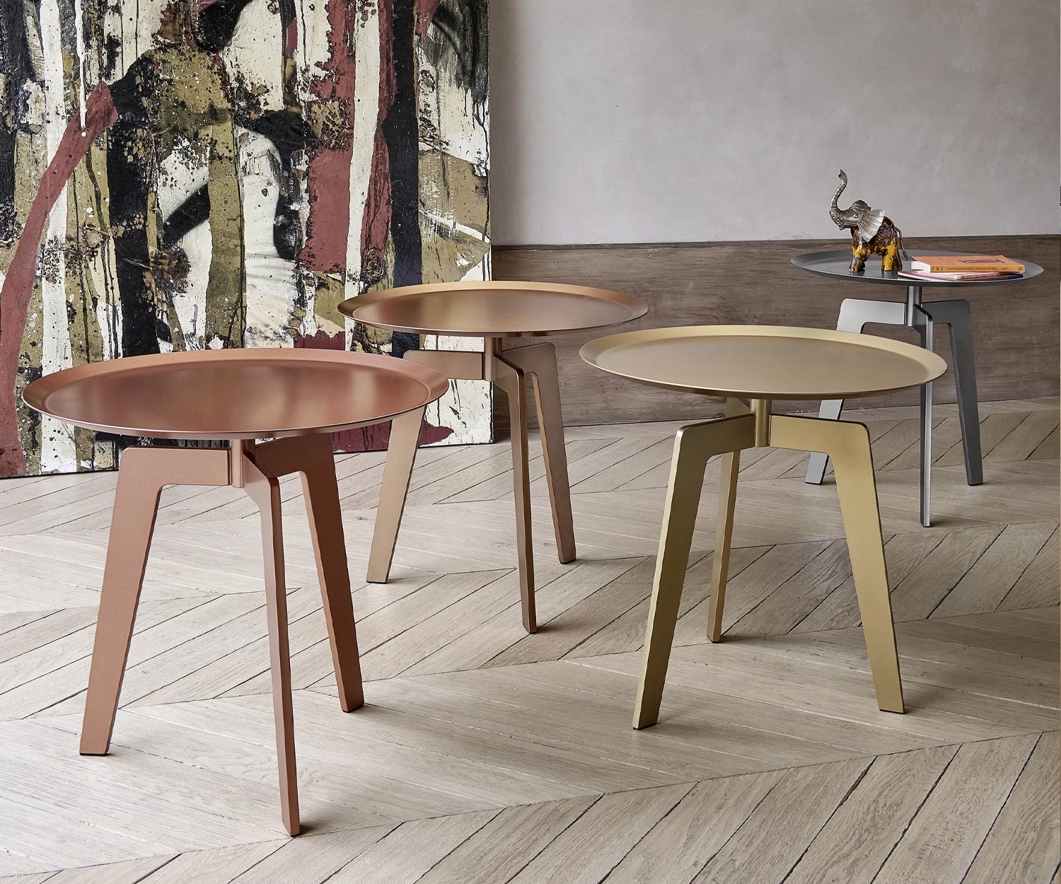 Exclusieve Livitalia Lotus Design bijzettafel 3 poten Exclusieve Livitalia Lotus Design bijzettafel 3 poten