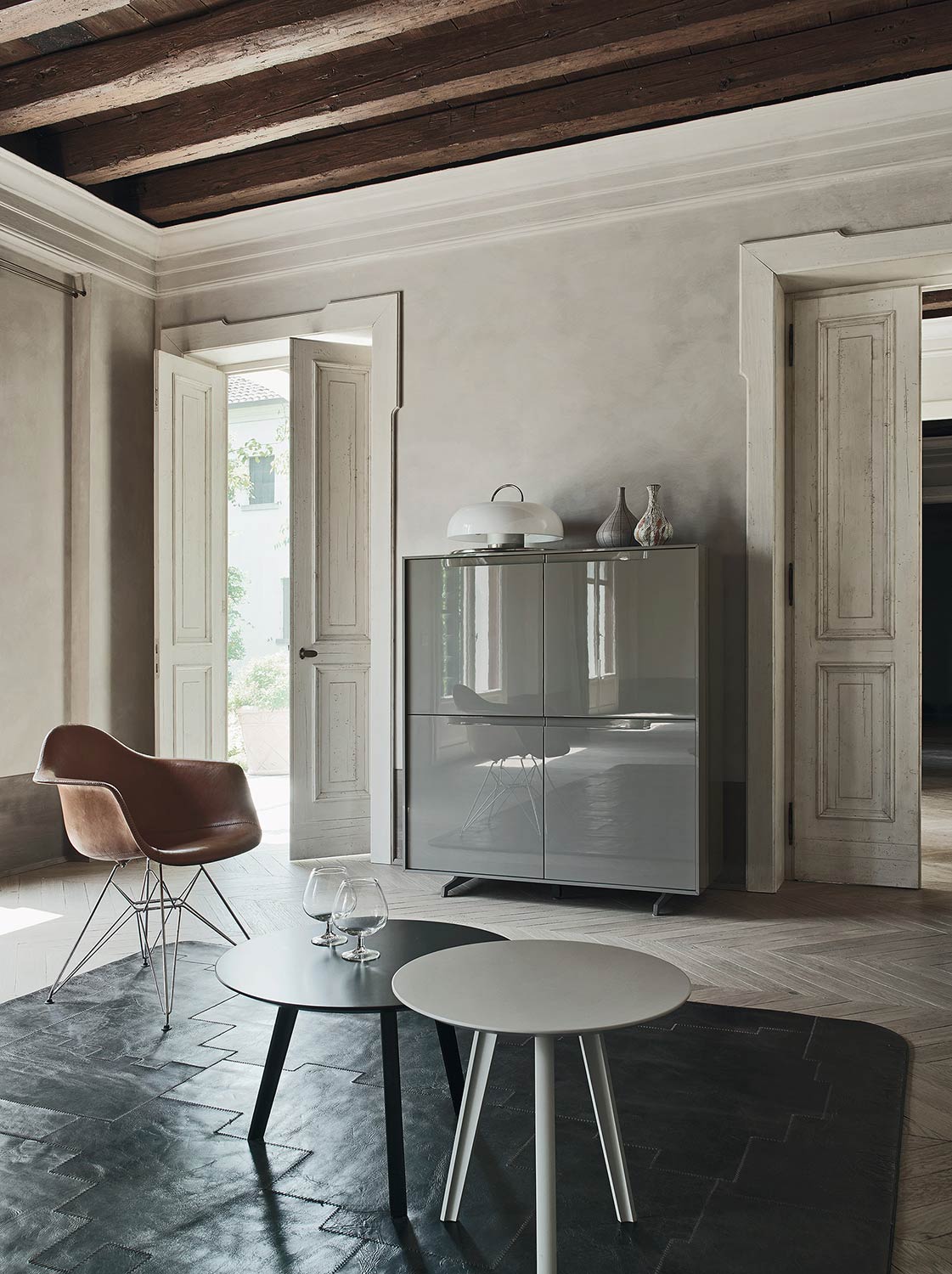 Hoogglans design kledingkast grijs
