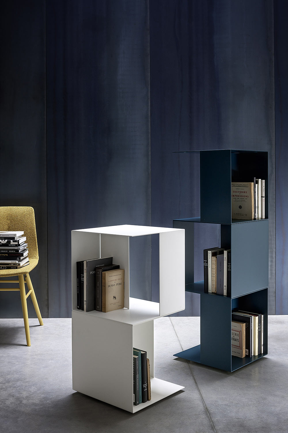 Metalen boekenplank