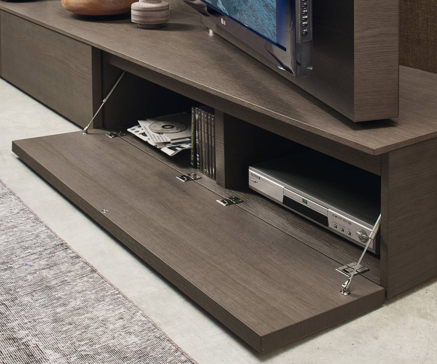 Exclusief Livitalia Vision-design lowboard met 90° draaibaar TV-paneel Exclusief Livitalia Vision-design lowboard met 90° draaibaar TV-paneel