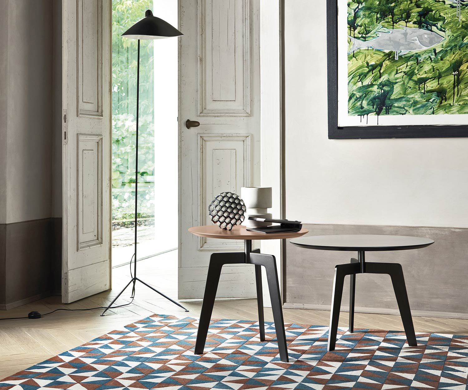 Hoogwaardige Livitalia Lotus bijzettafel mat gelakt Hoogwaardige Livitalia Lotus bijzettafel mat gelakt