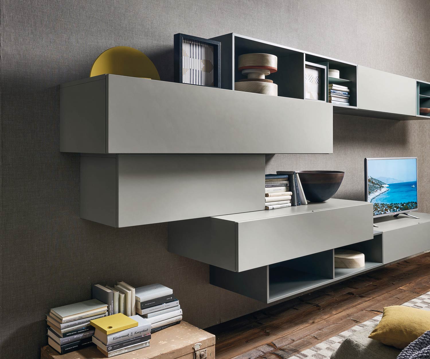 Exclusief design hangelement C02 met hangelementen van verschillende dieptes Exclusief design hangelement C02 met hangelementen van verschillende dieptes