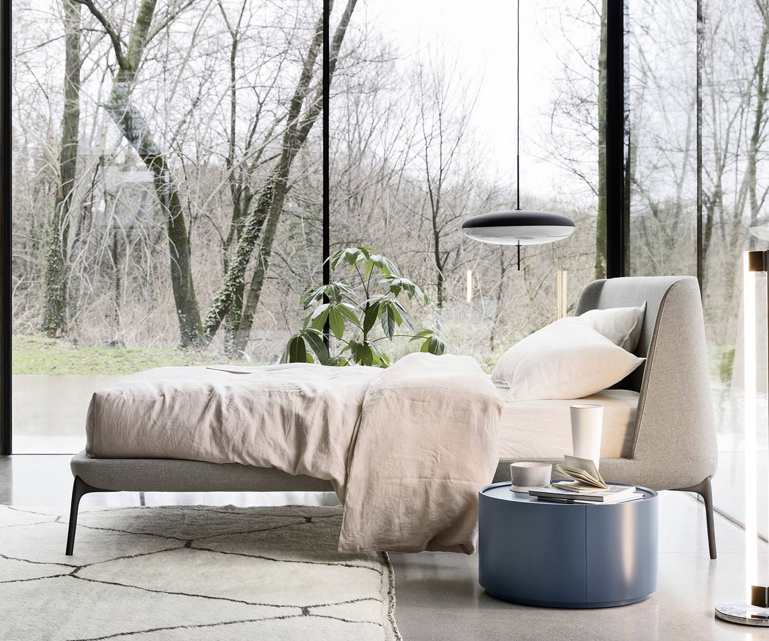 Gestoffeerd Novamobili Bed Fluweel in slaapkamer overtrek wit metalen poten smal Gestoffeerd Novamobili Bed Fluweel in slaapkamer overtrek wit metalen poten smal