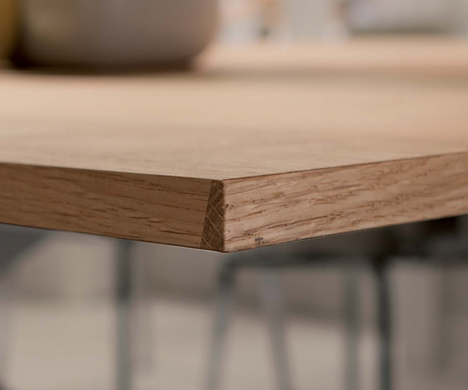 Hoge kwaliteit Ozzio Eettafel oud eiken fineer tafelrand Hoge kwaliteit Ozzio Eettafel oud eiken fineer tafelrand