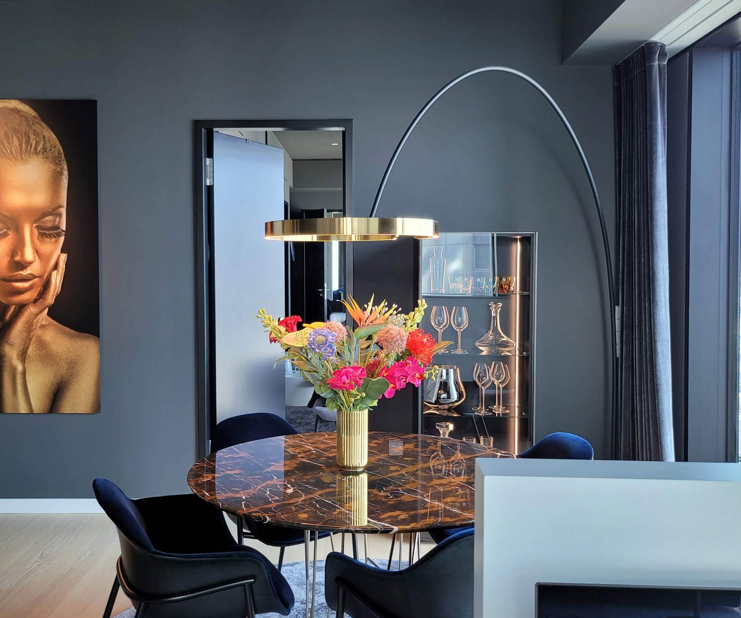 Design luxe glazen kast met LED-verlichting Design luxe glazen kast met LED-verlichting