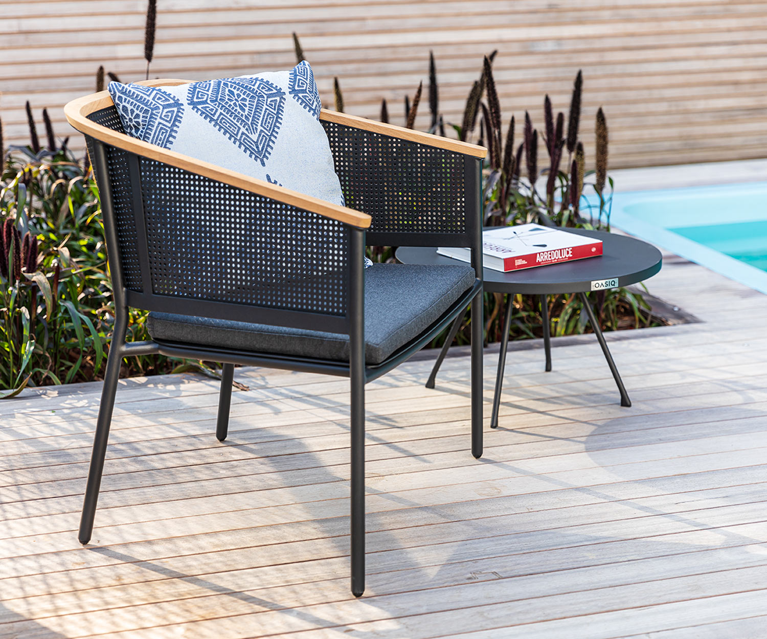 Weerbestendig Oasiq Riad design loungestoel antraciet frame Weerbestendig Oasiq Riad design loungestoel antraciet frame