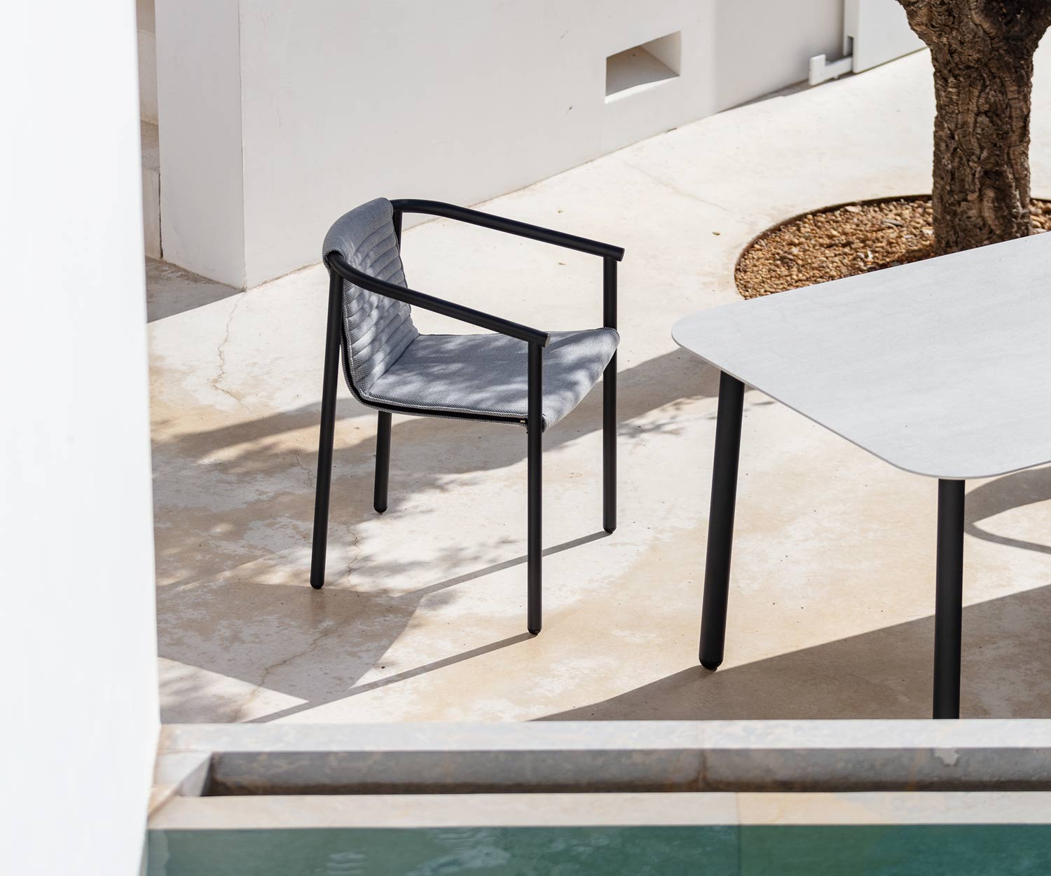 Todus Duct Round Design fauteuilframe in antraciet Todus Duct Round Design fauteuilframe in antraciet
