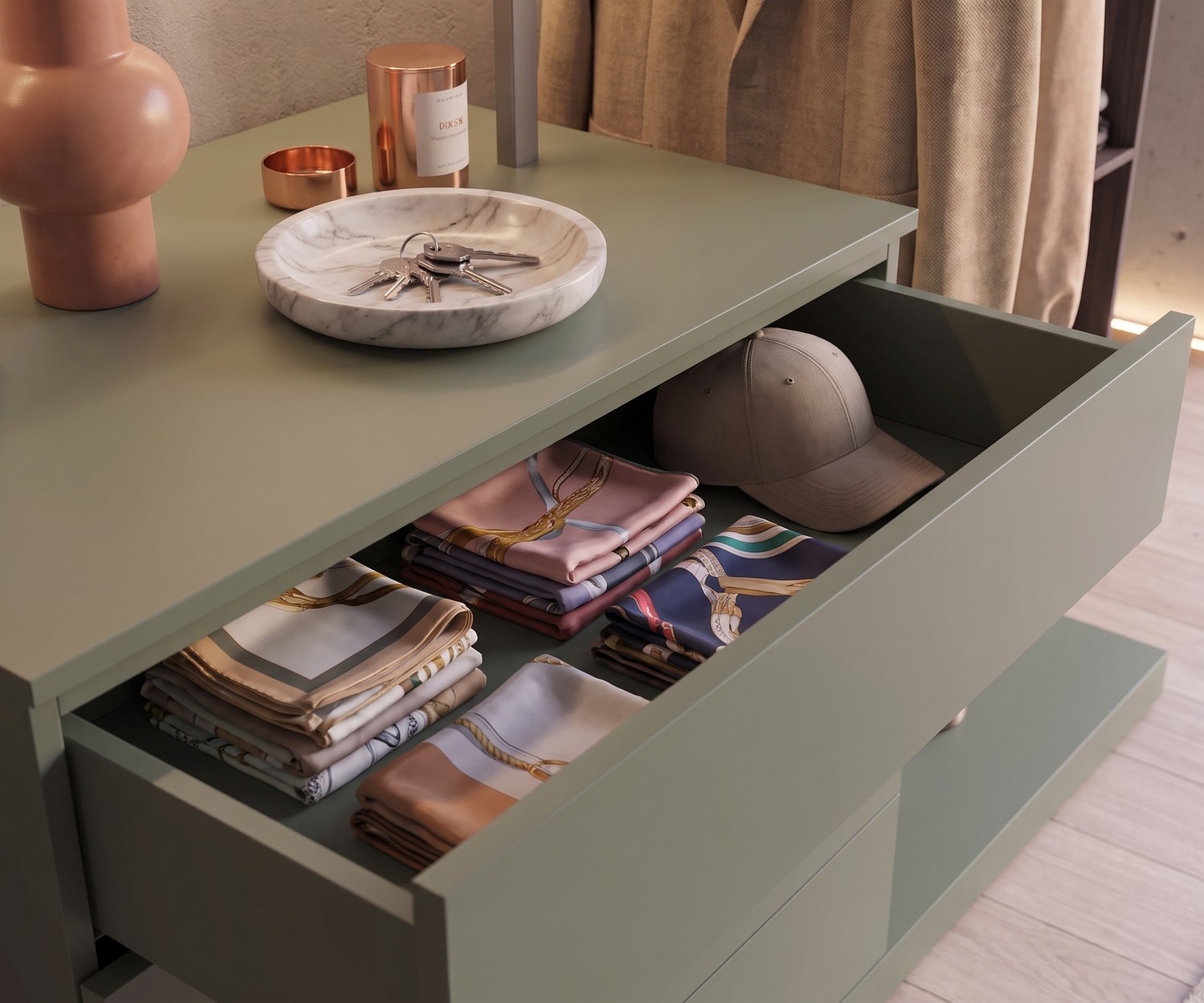 Hal dressoir Easy 4 met garderobe van Novamobili in groen, geopende lade voor accessoires, modern Italiaans design.