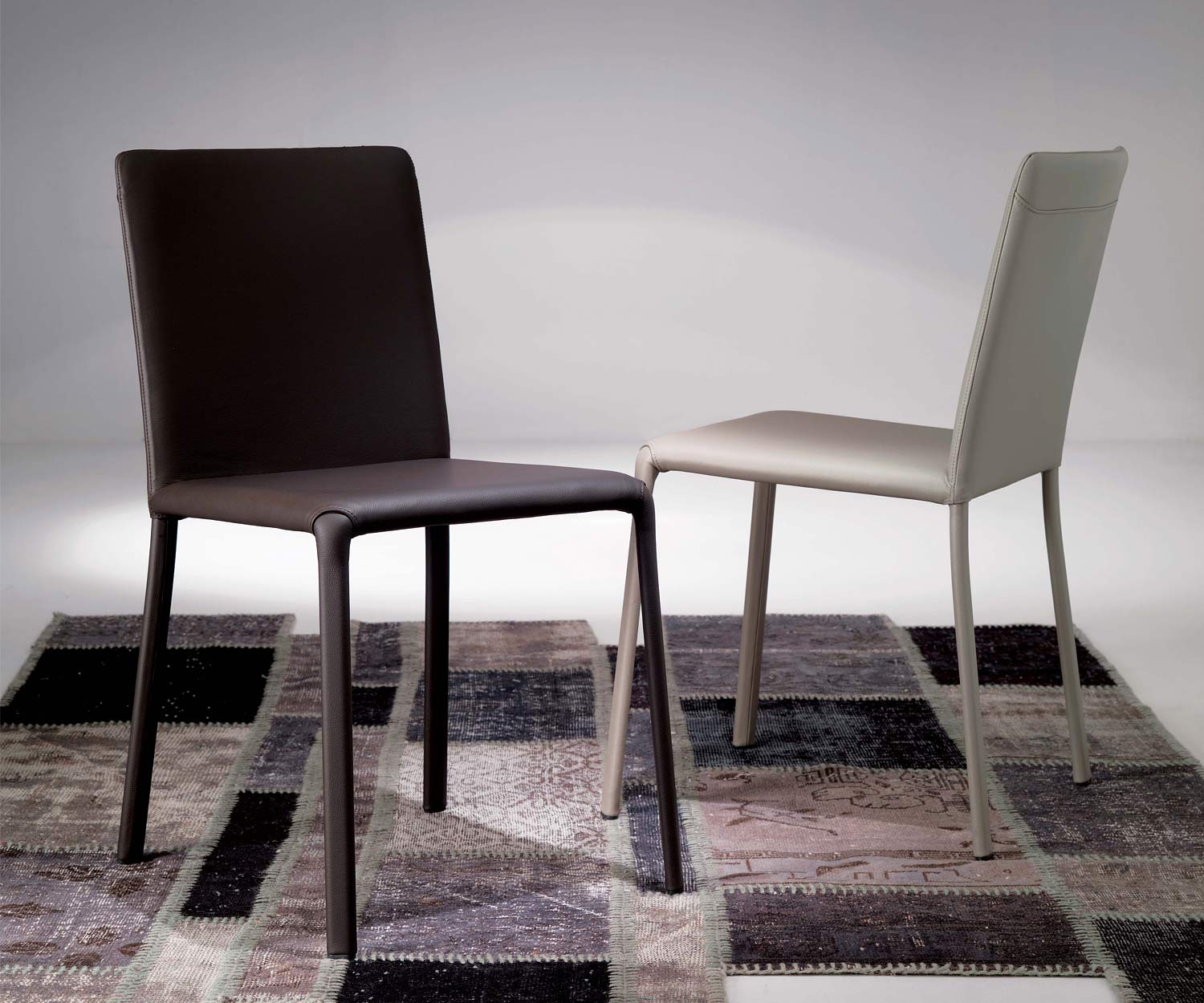 Hoge kwaliteit Ozzio Design Stoel Lunette Leer Zwart Wit Hoge kwaliteit Ozzio Design Stoel Lunette Leer Zwart Wit