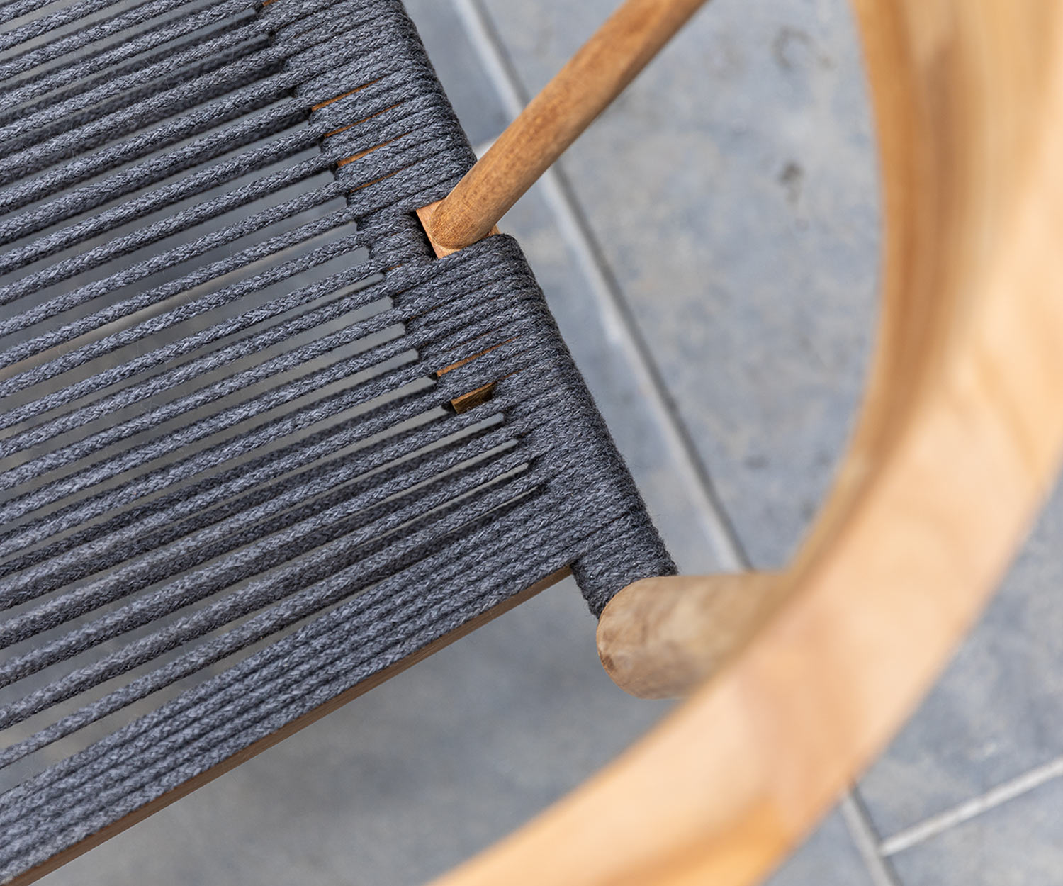 Hoogwaardige Oasiq Copenhagen Design buitenfauteuil in detail Armleuninghoes Hoogwaardige Oasiq Copenhagen Design buitenfauteuil in detail Armleuninghoes