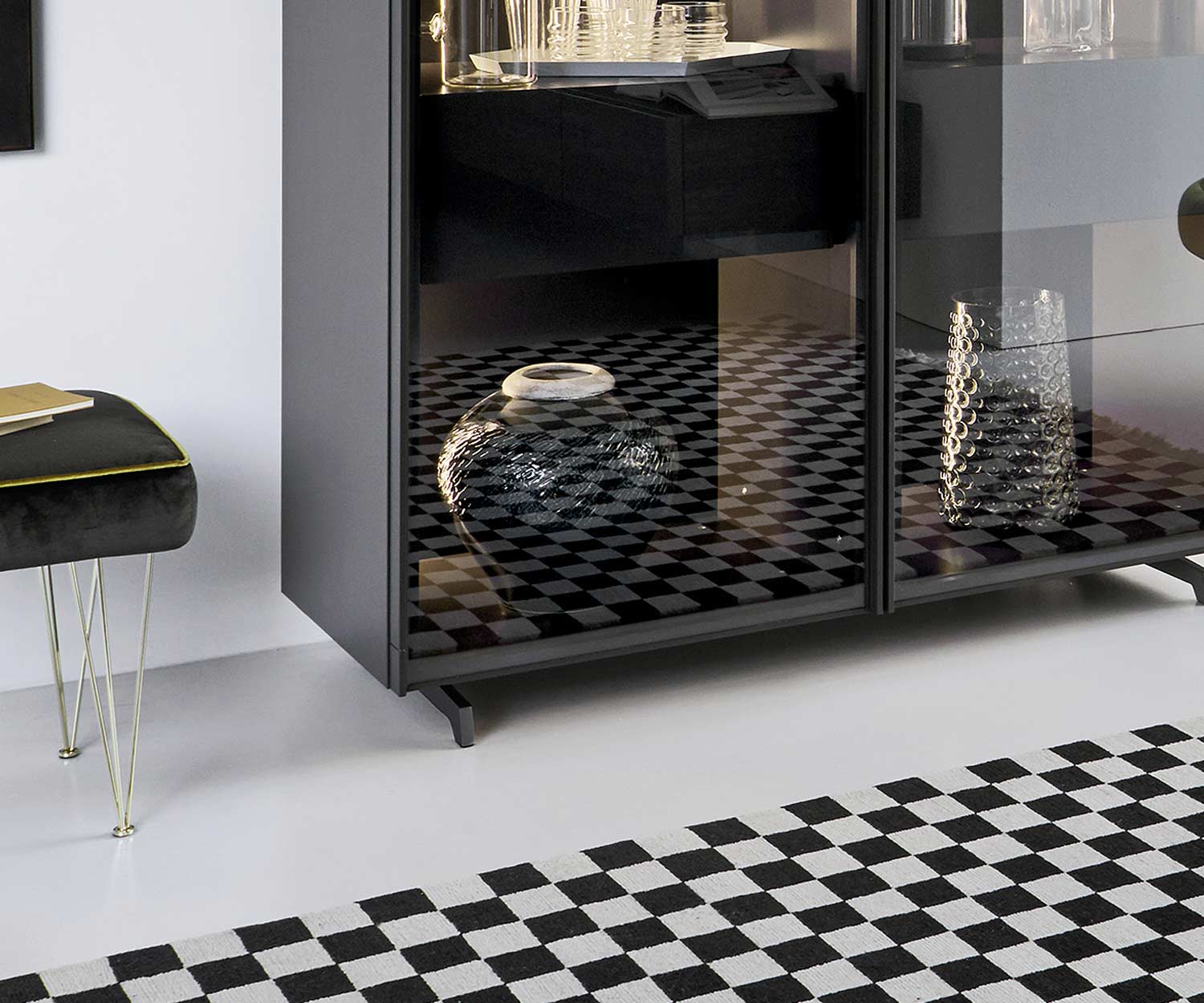 Livitalia Scrigno glazen designkast met onderstel Livitalia Scrigno glazen designkast met onderstel