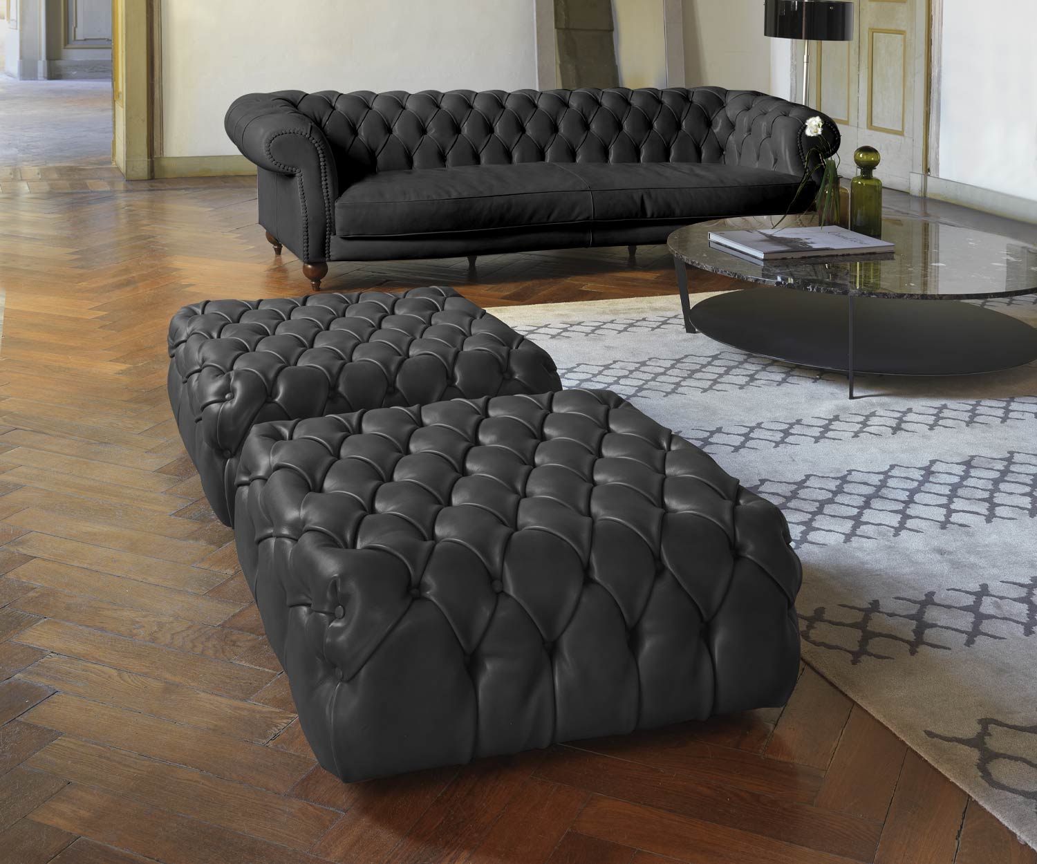 Hoogwaardige Marelli Design Poef Matisse in detail Capitonne afwerking Hoogwaardige Marelli Design Poef Matisse in detail Capitonne afwerking