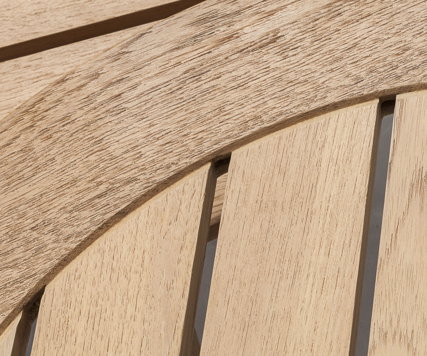 Oasiq Attol teak bijzettafel detail Oasiq Attol teak bijzettafel detail