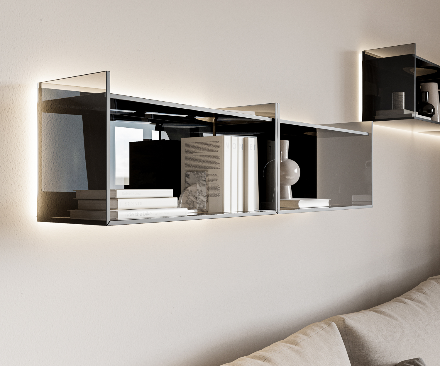 Exclusieve Livitalia design glazen wandplank in de woonkamer boven de bank Exclusieve Livitalia design glazen wandplank in de woonkamer boven de bank