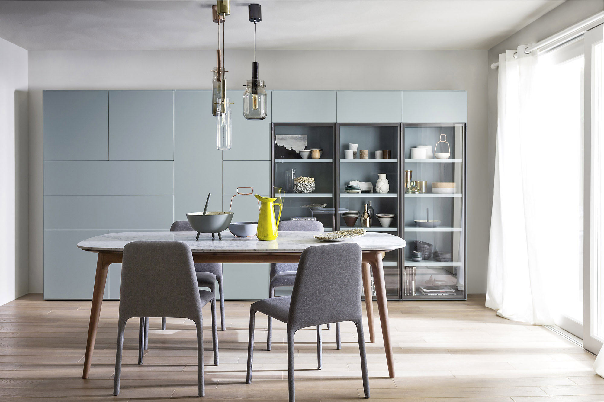 eetkamer vitrinekast modern