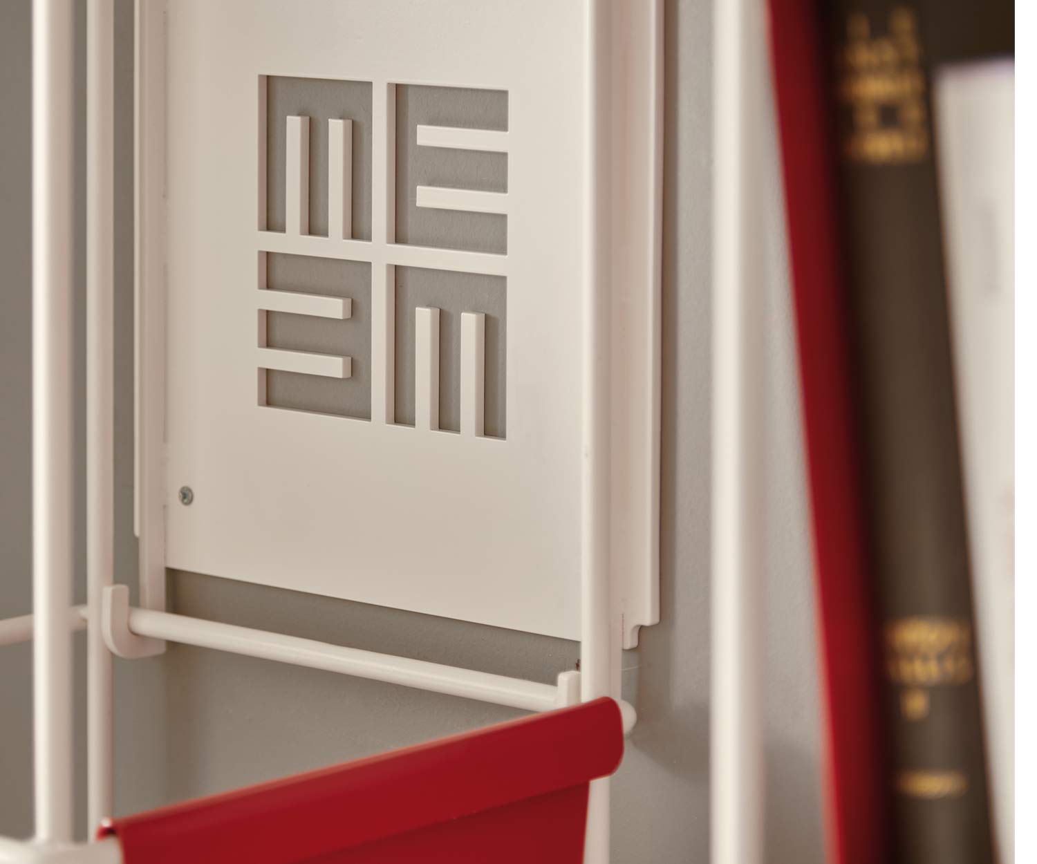 MEME DESIGN Libro verticale wandboekenkast met MEME logo