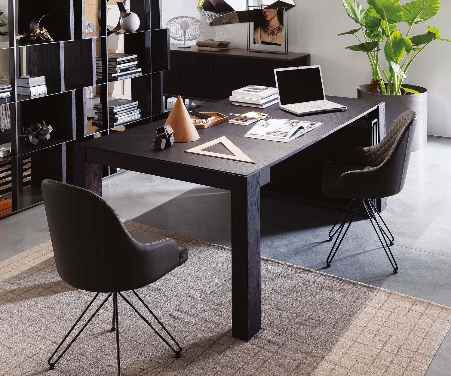 Ozzio_A3 Uitschuifbare eettafel 300 cm lang licht eiken traploos Ozzio_A3 Uitschuifbare eettafel 300 cm lang licht eiken traploos