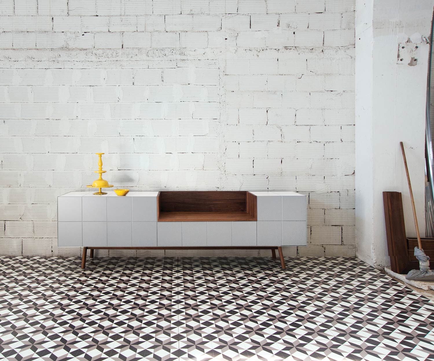 Witte MOS I KO 003 design buffetkast van al2 in de eetkamer Witte MOS I KO 003 design buffetkast van al2 in de eetkamer