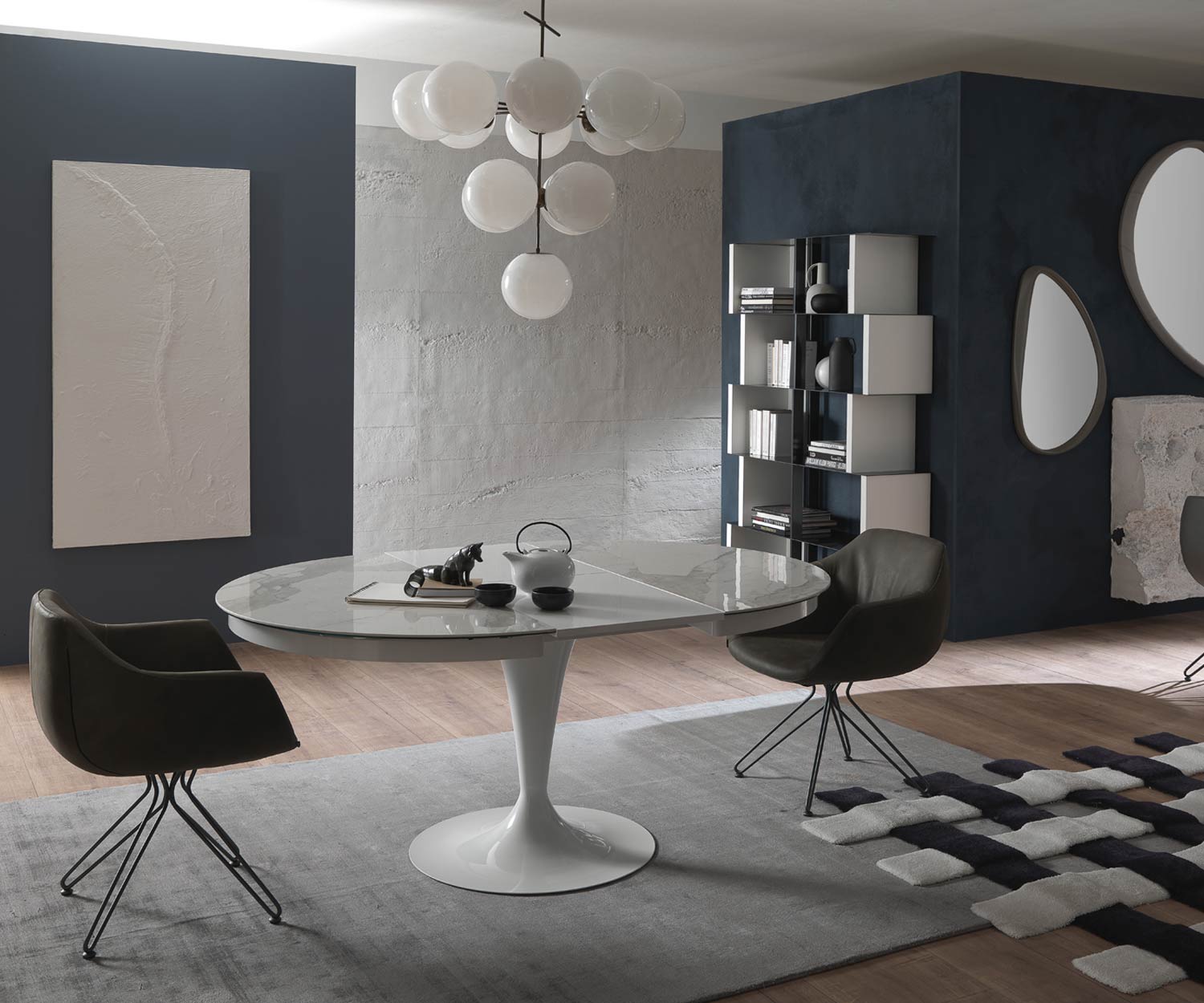 Uitschuifbare eettafel Eclipse van Ozzio met marmeren Calacatta wit tafelblad Uitschuifbare eettafel Eclipse van Ozzio met marmeren Calacatta wit tafelblad