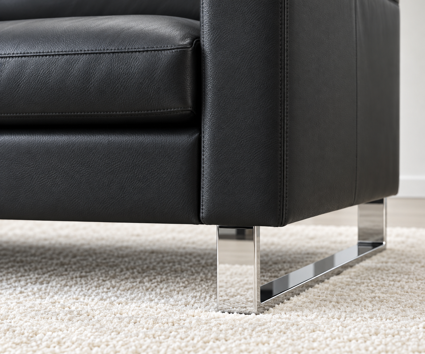 Livitalia Bank Vinaro, 206 × 91 cm, Seminole 04 Zwart, echt leer, verchroomde sledes – Detail van de verchroomde slede