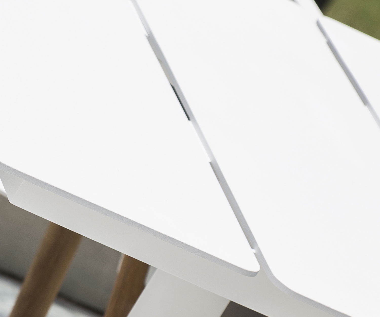 Oasiq Ceru aluminium eettafel B 70 cm wit Oasiq Ceru aluminium eettafel B 70 cm wit