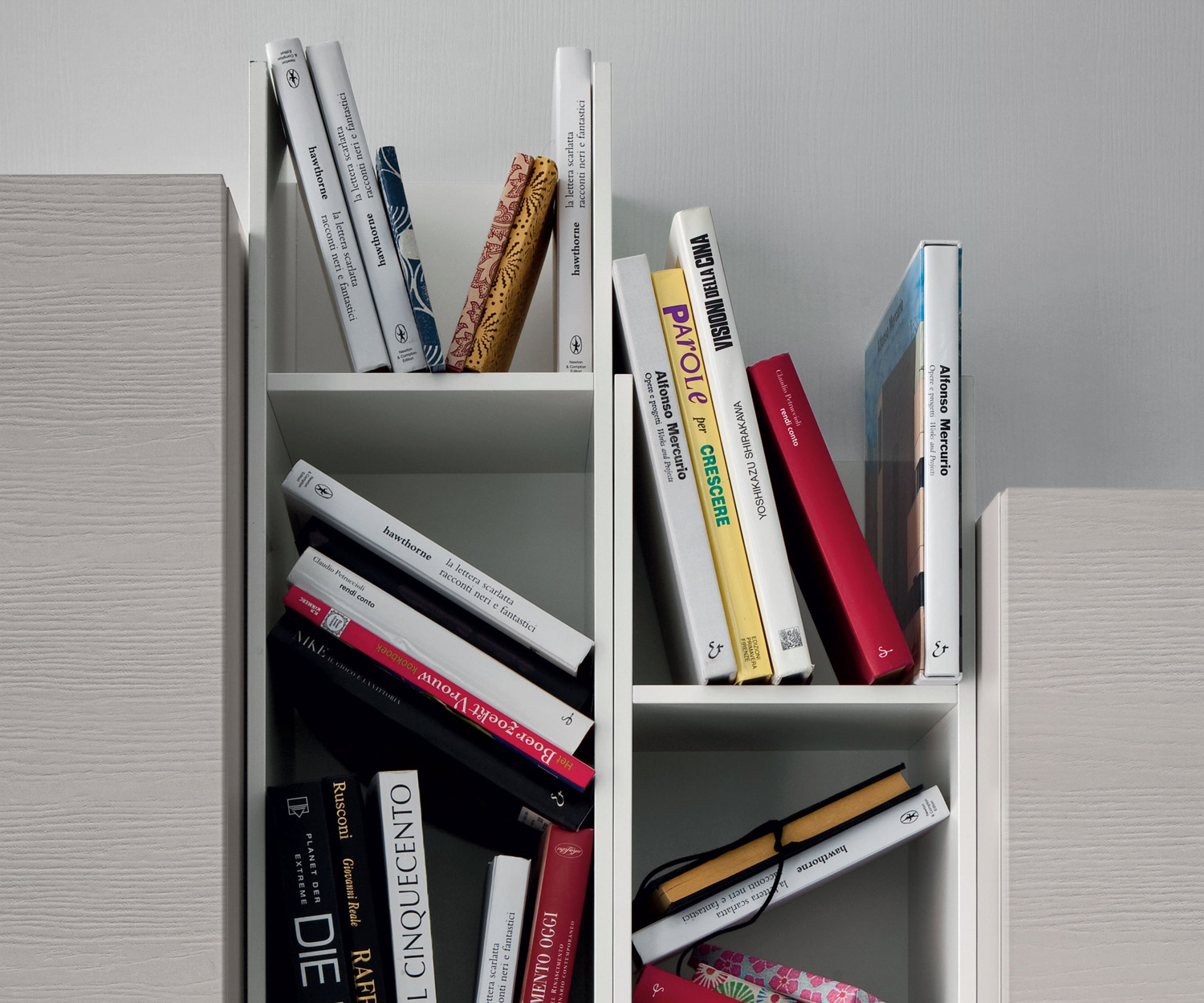 Novamobili Vlinder boekenkast in detail Novamobili Vlinder boekenkast in detail