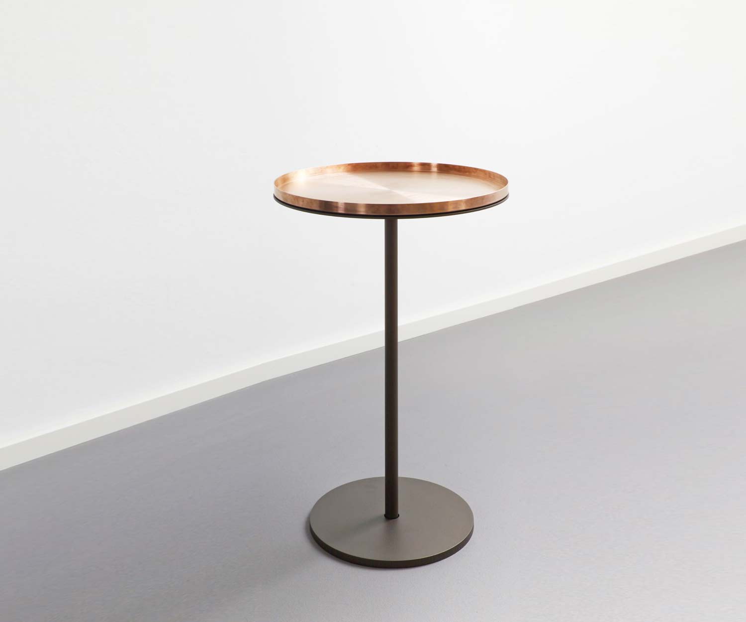 S+ M5 bijzettafel met afneembaar dienblad S+ M5 bijzettafel met afneembaar dienblad