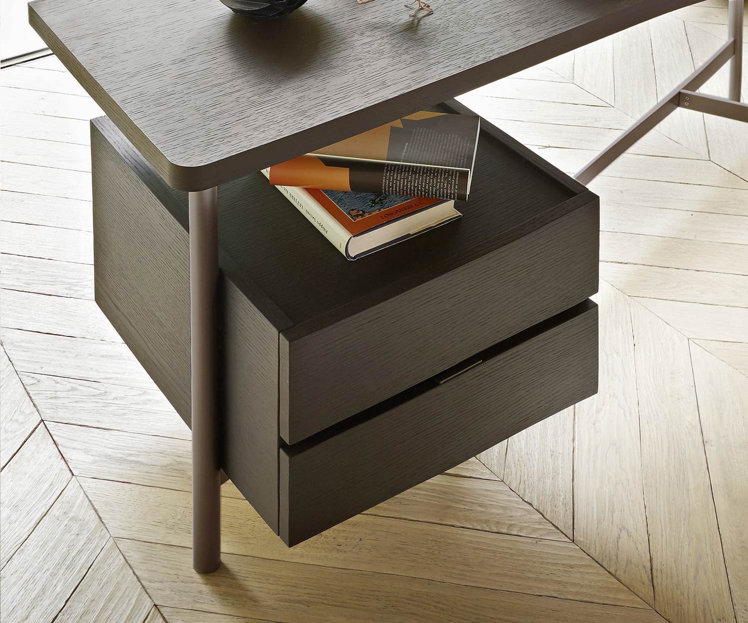 Hoogwaardige Livitalia Design architectenbureau met laden Hoogwaardige Livitalia Design architectenbureau met laden