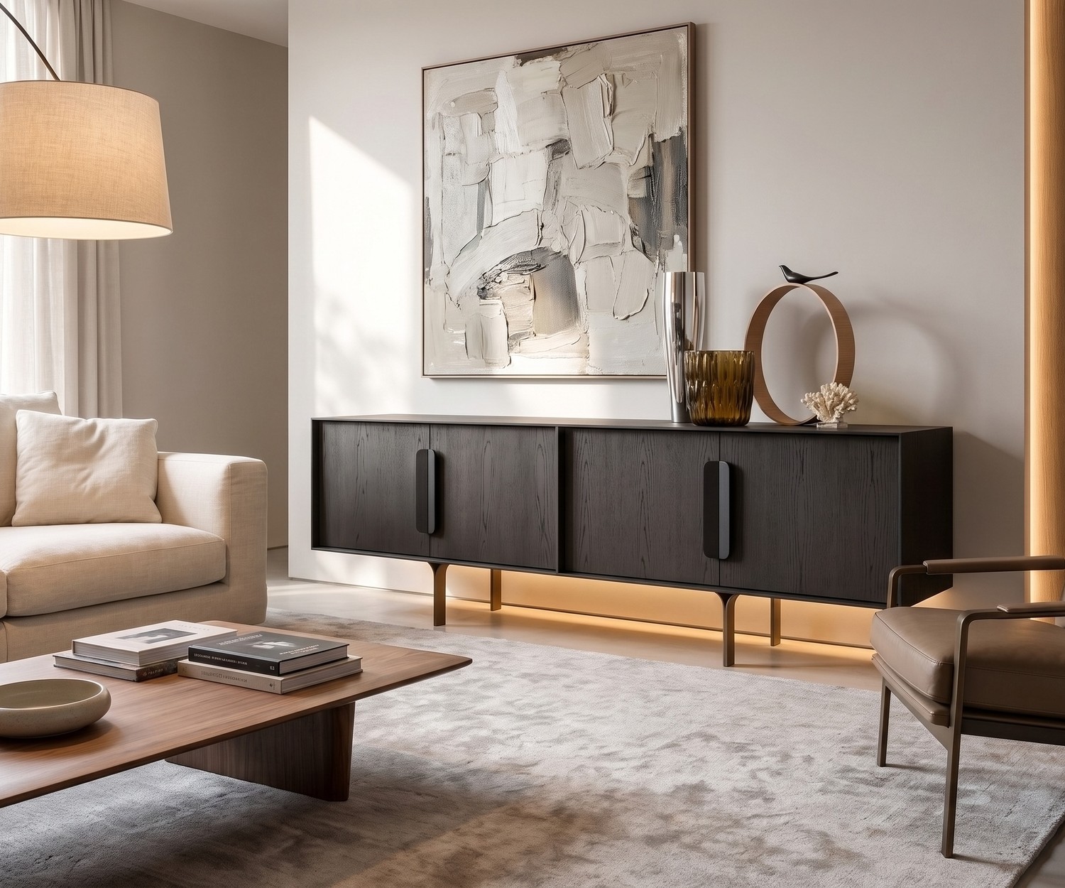 al2 Mobius 003 design dressoir van donker eiken al2 Mobius 003 design dressoir van donker eikenhout in een minimalistische woonkamer onder een grote ronde wandspiegel.