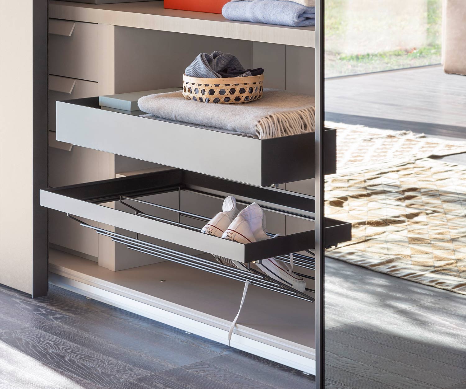 Novamobili Garderobeaccessoires Schoenenrek met één paar sportschoenen Novamobili Garderobeaccessoires Schoenenrek met één paar sportschoenen