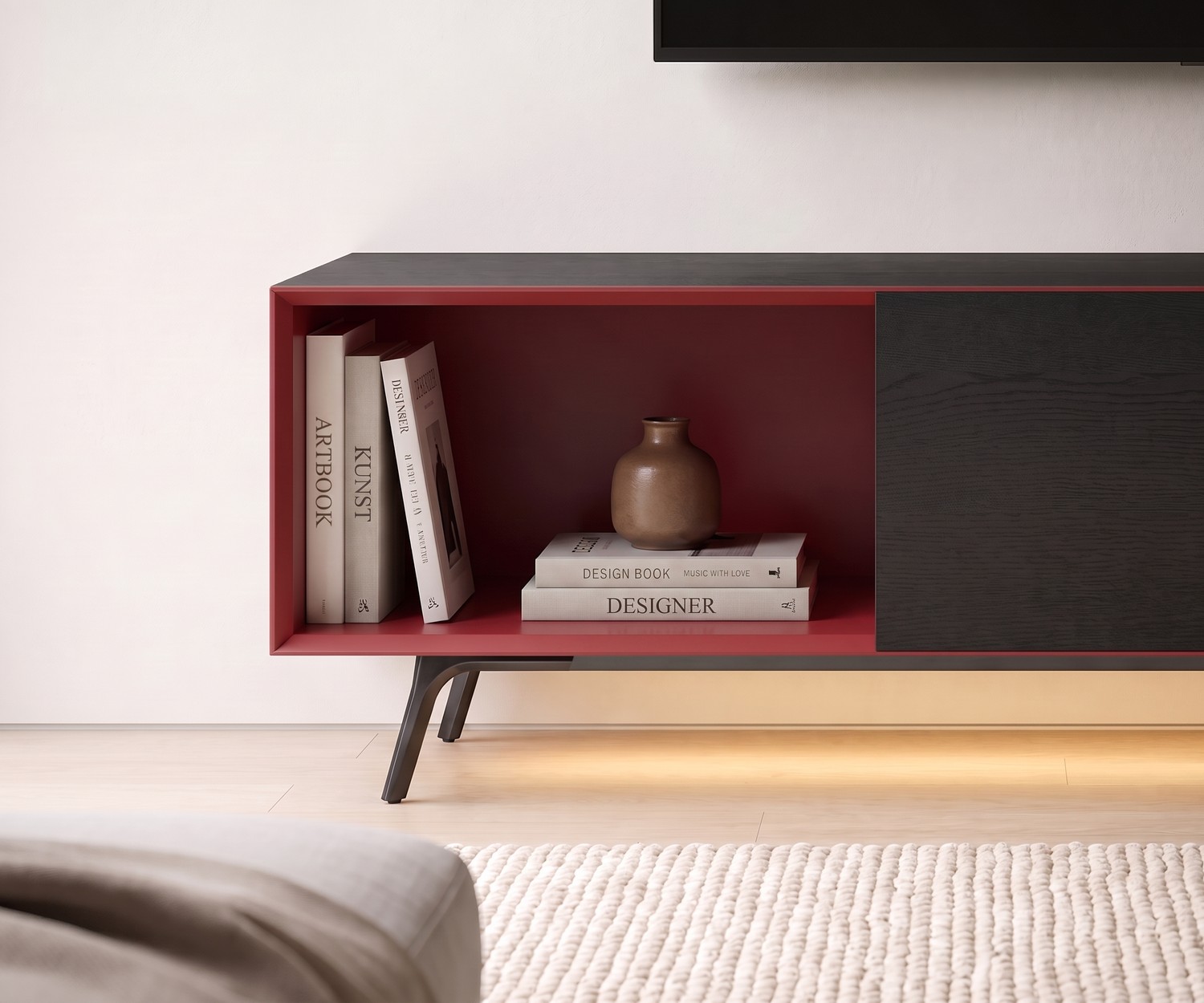 Livitalia Minimal lowboard TV-meubel met rood open vak en donker eiken in een moderne woonkamer.