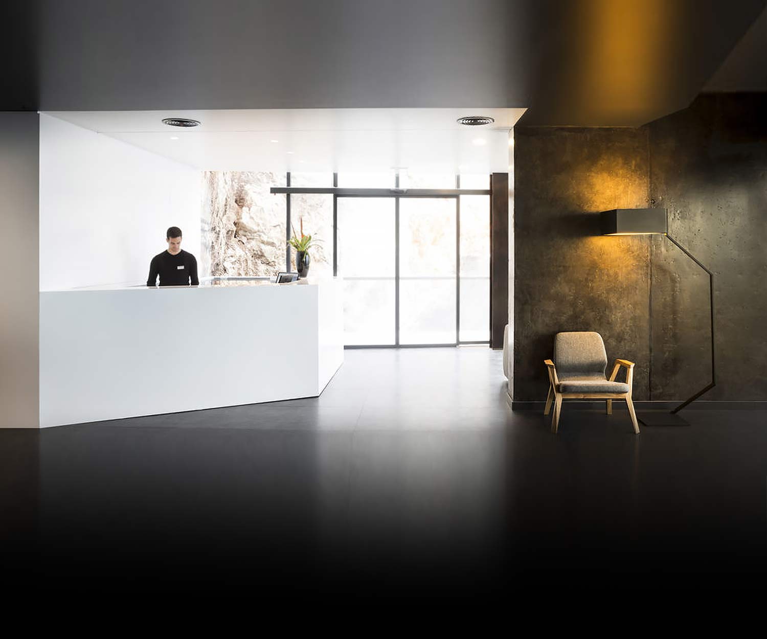 Prostoria Oblique fauteuil opgesteld in een wachtkamer Prostoria Oblique fauteuil opgesteld in een wachtkamer